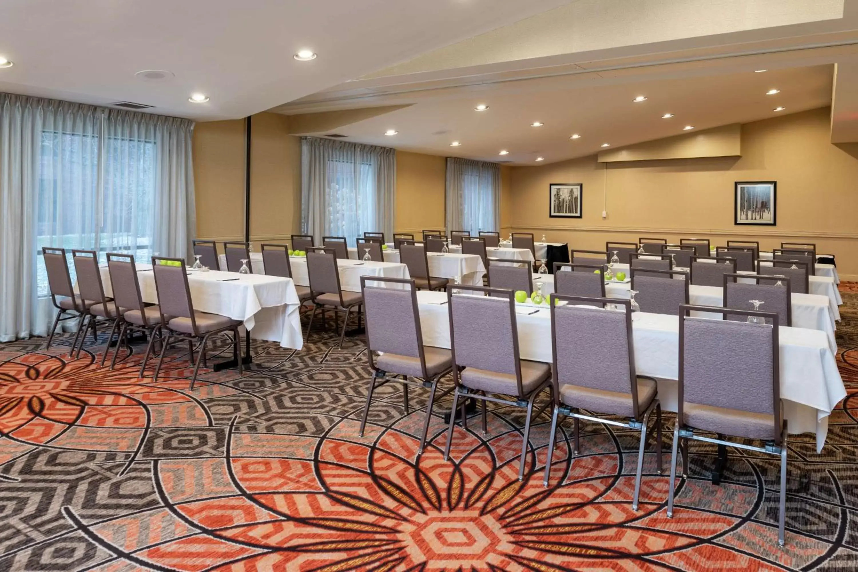 Meeting/conference room in DoubleTree by Hilton Hotel Grand Rapids Airport