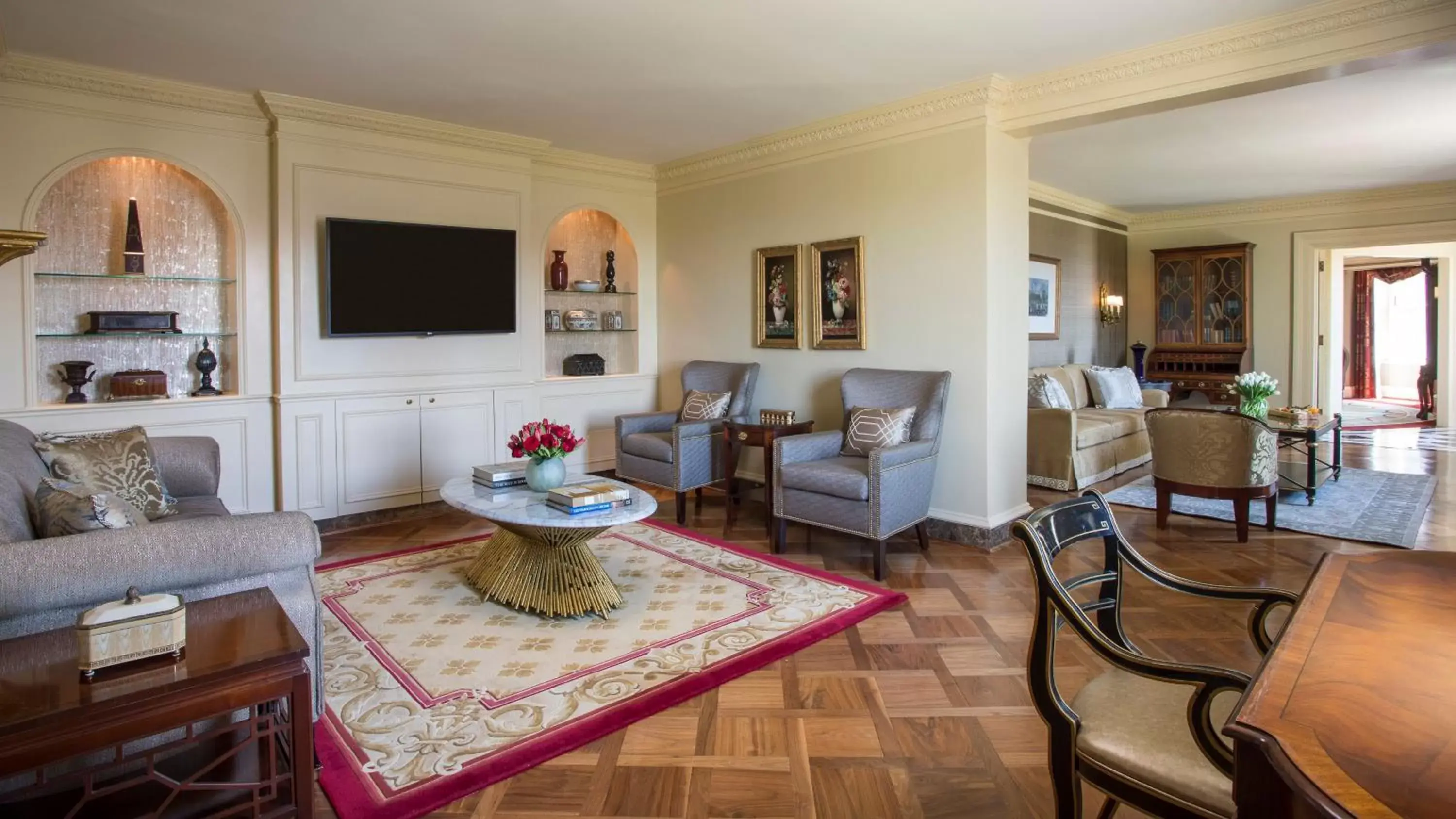 Photo of the whole room, Seating Area in Willard InterContinental Washington, an IHG Hotel