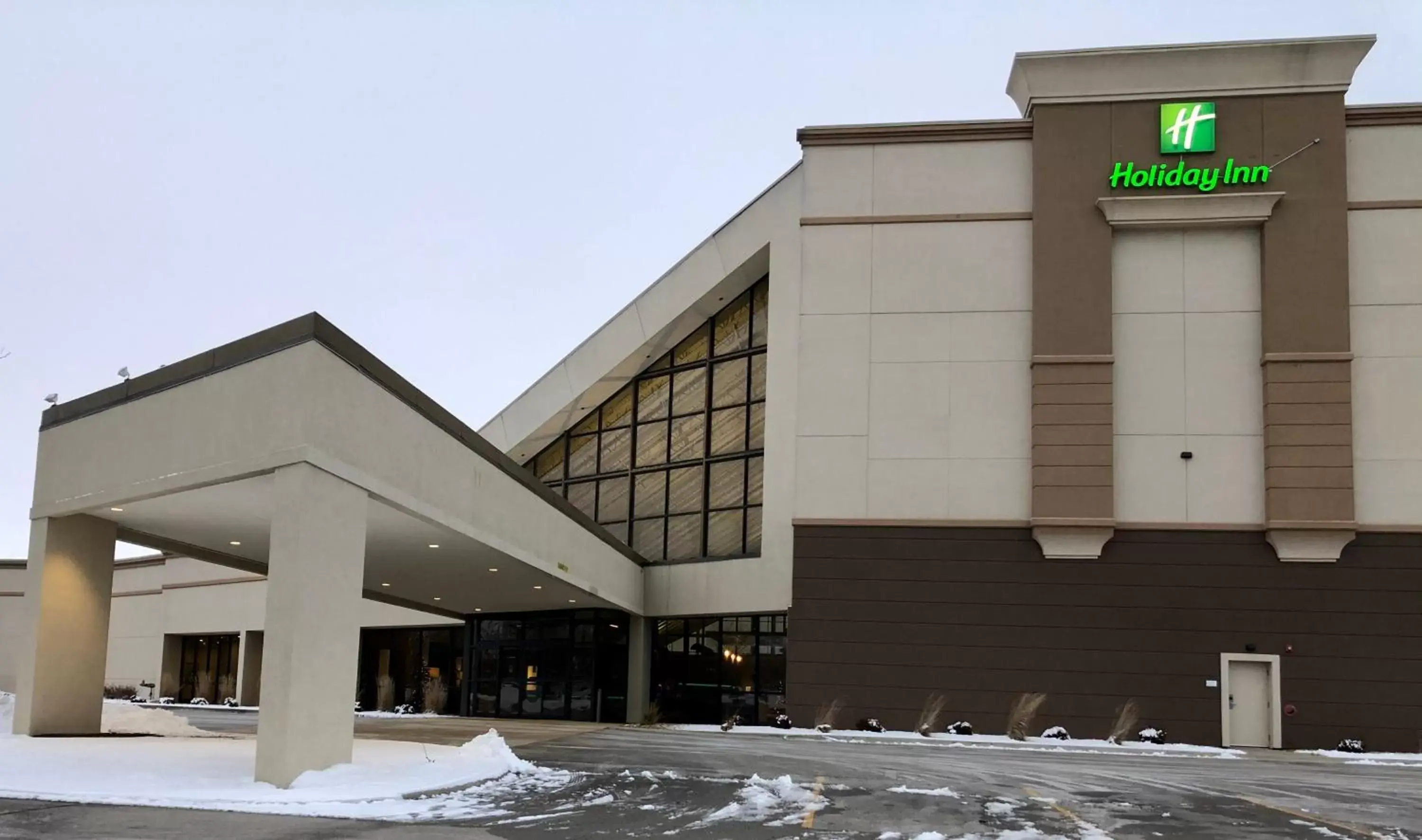 Property Building in Holiday Inn - Bloomington - Normal, an IHG Hotel