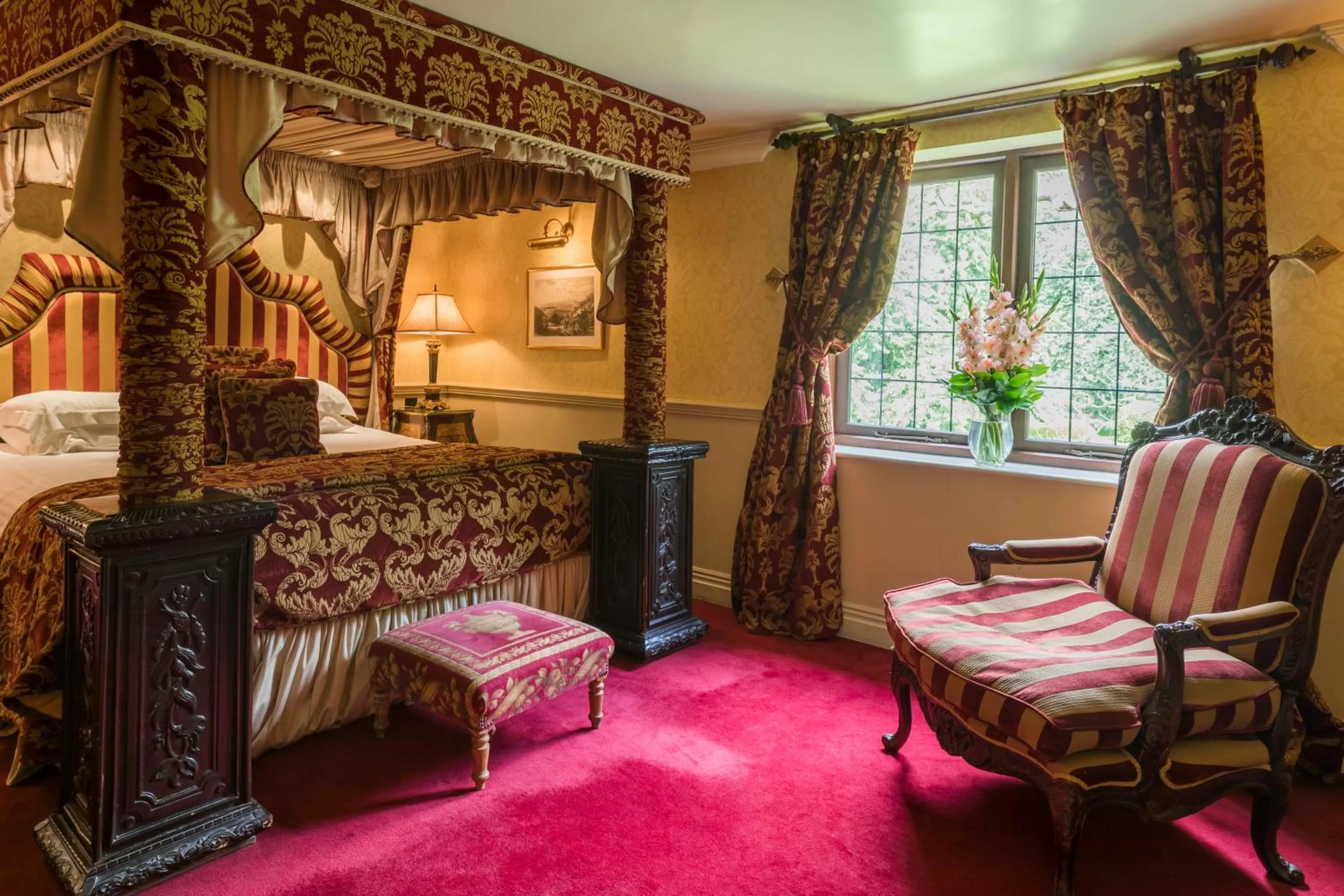 Bedroom, Bed in Coombe Abbey Hotel