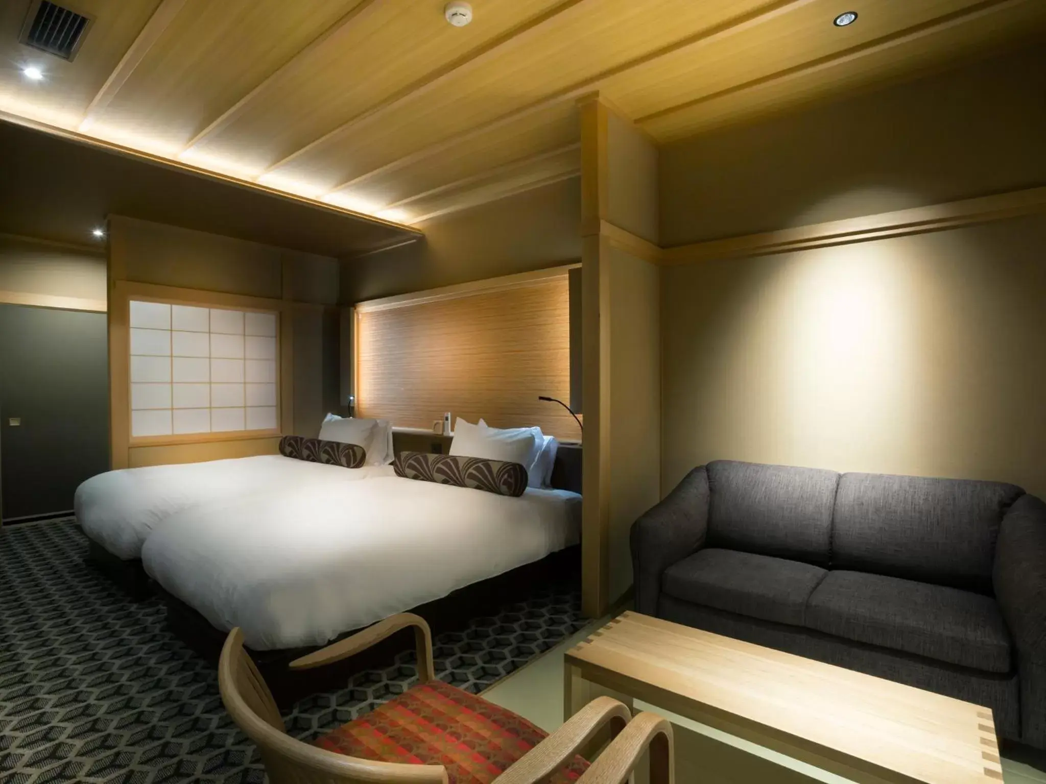 Photo of the whole room, Bed in Saka Hotel Kyoto