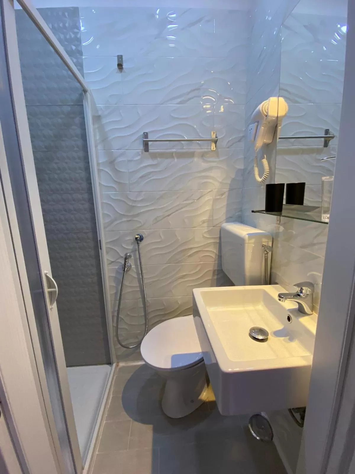 Shower, Bathroom in Archivio Storico Napoli Centro