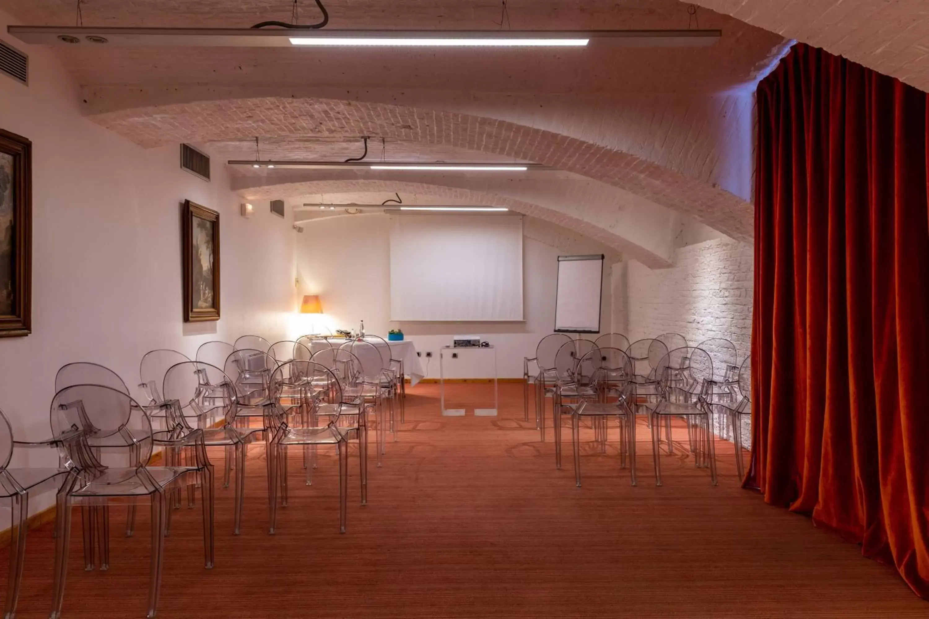 Meeting/conference room in L'Hermitage Gantois, Autograph Collection