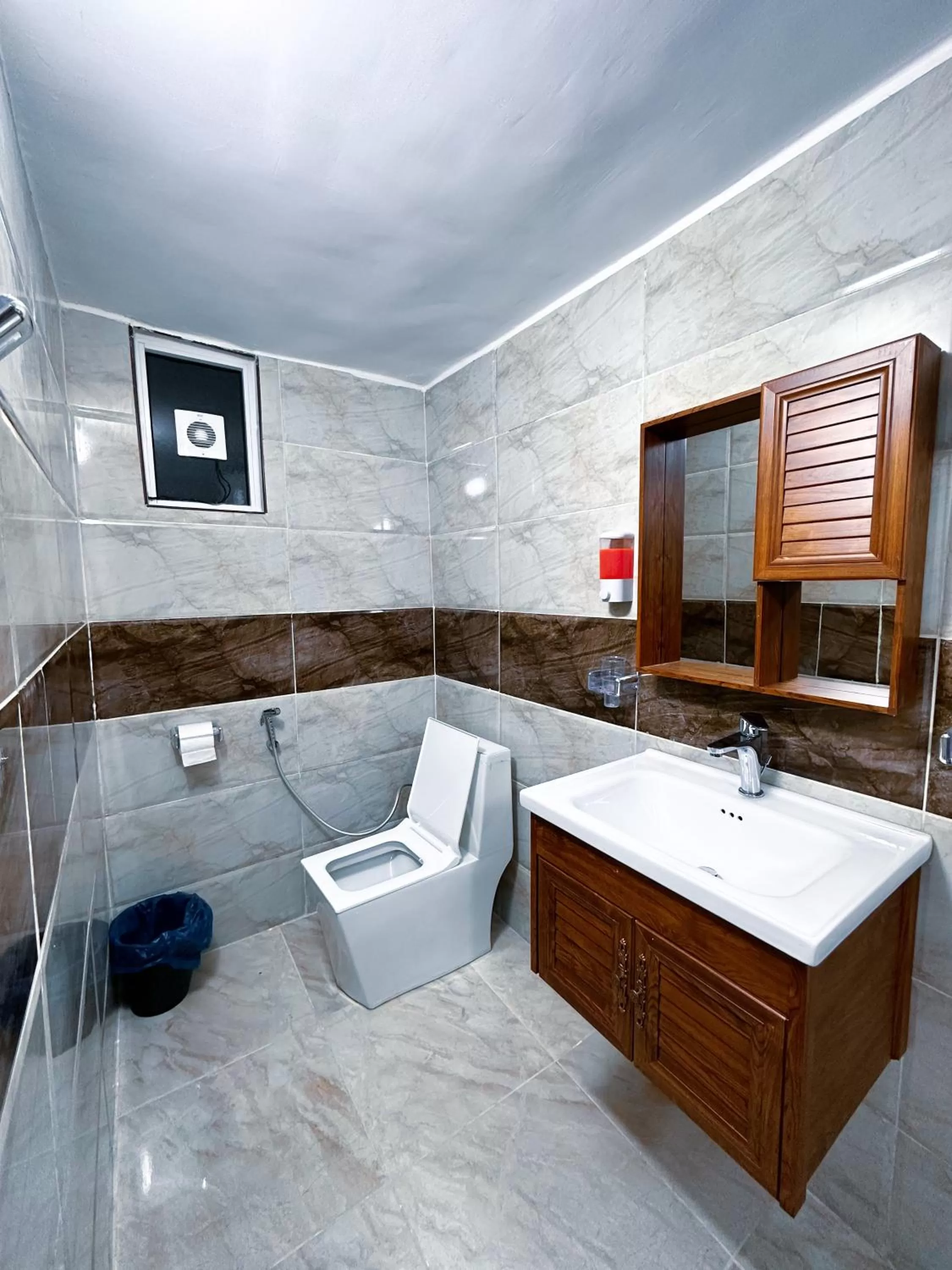 Bathroom in Panorama Jerash HOTEL (2)