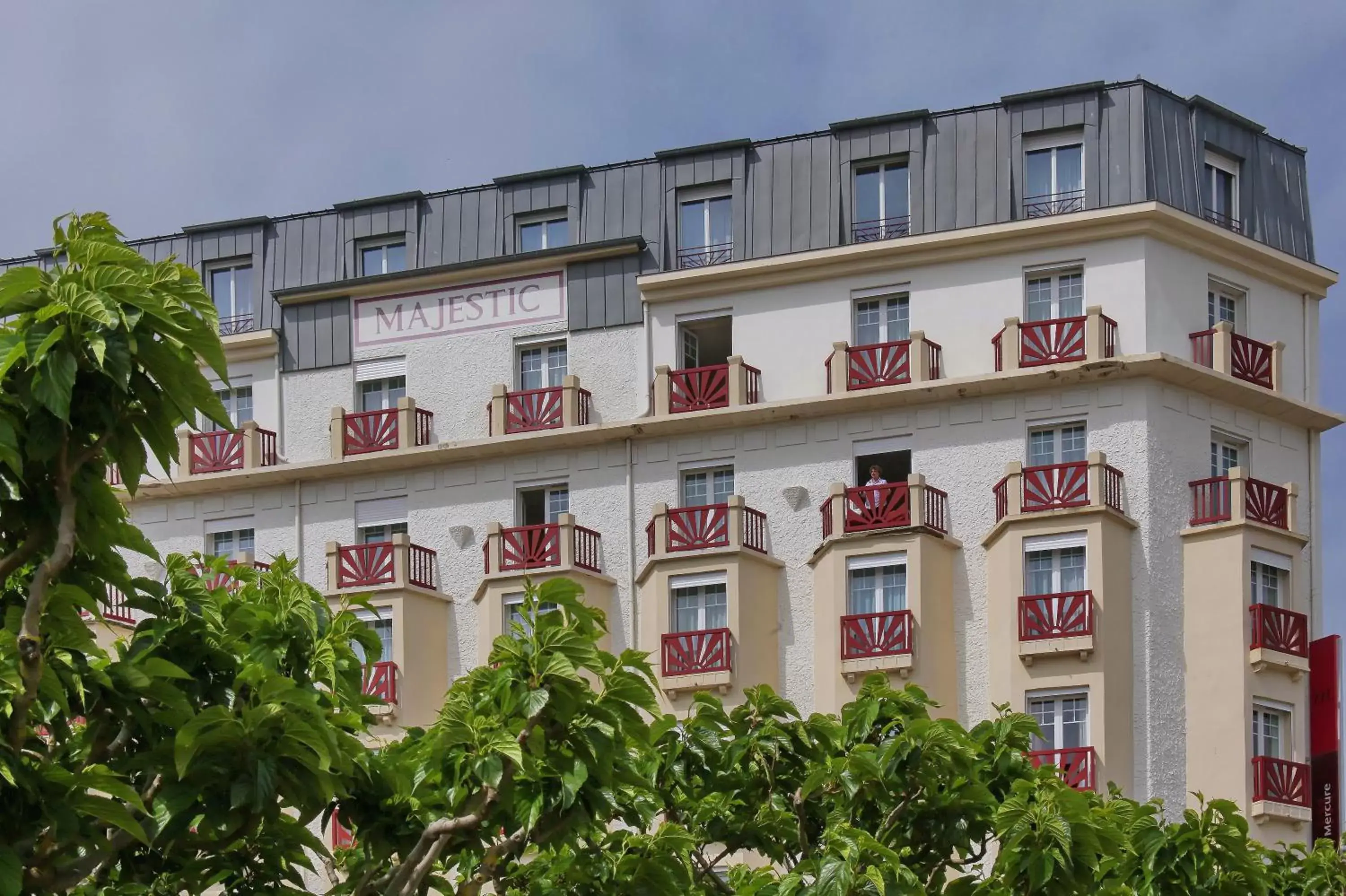 Facade/entrance, Property Building in Hotel Mercure La Baule Majestic