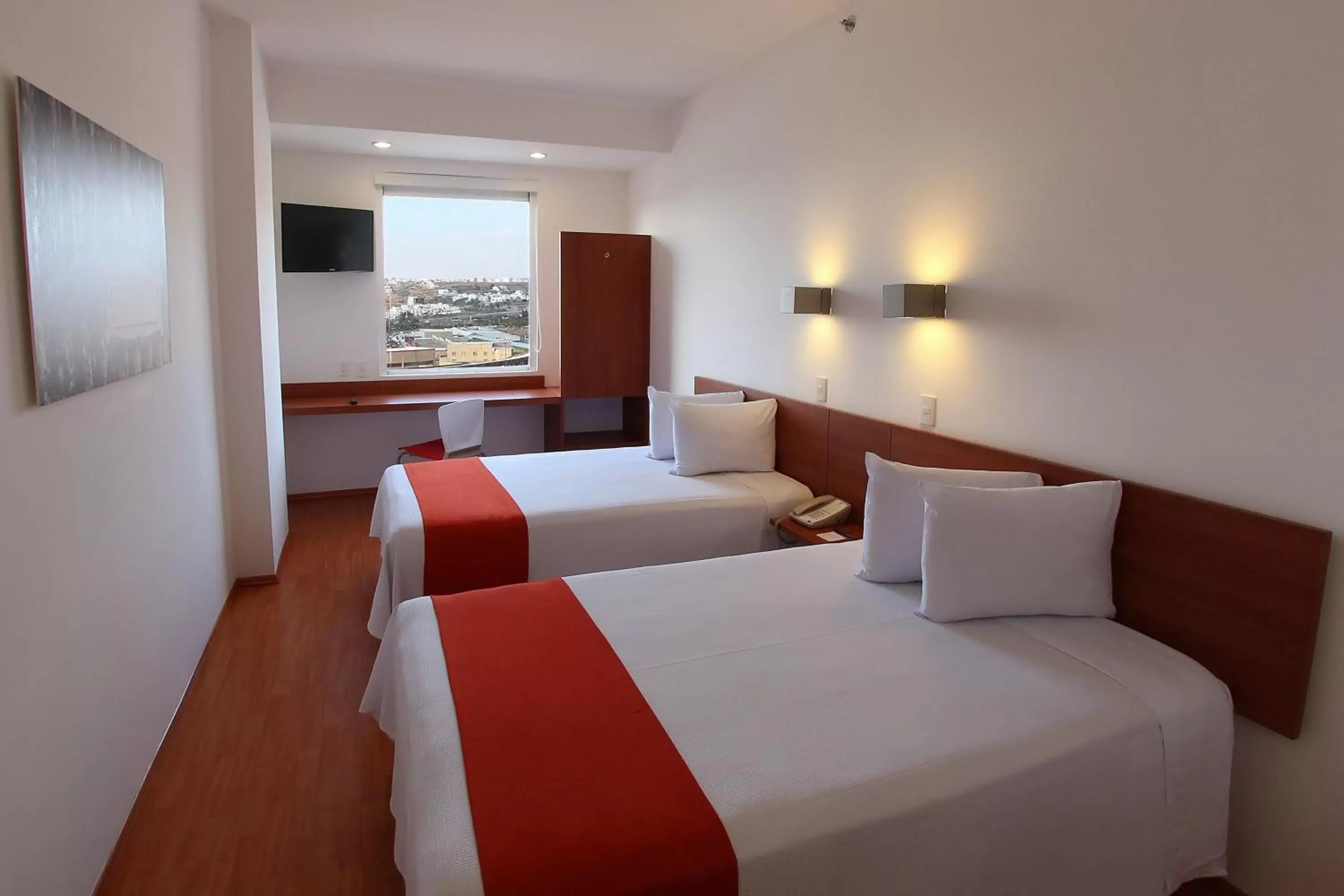 Photo of the whole room, Bed in One Queretaro Centro Sur