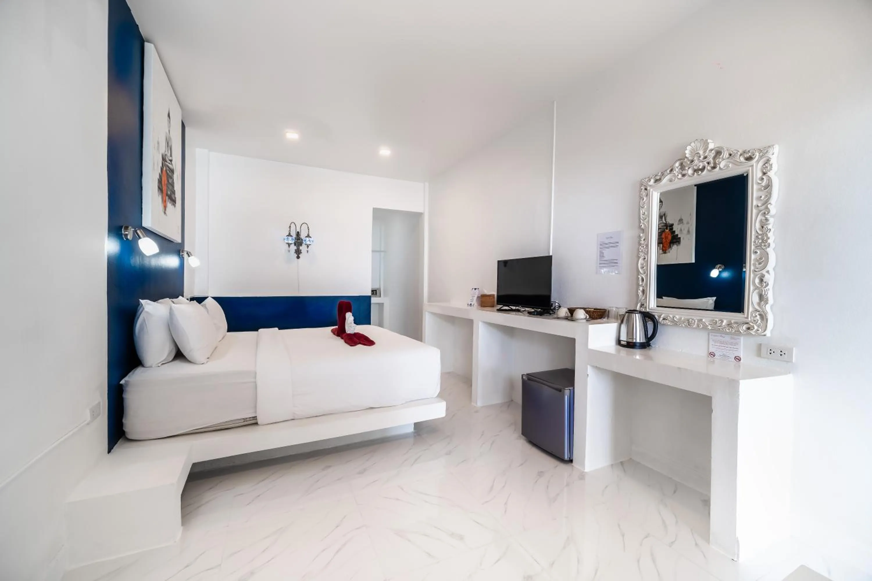 Photo of the whole room, Bed in Crystal Bay Beach Resort