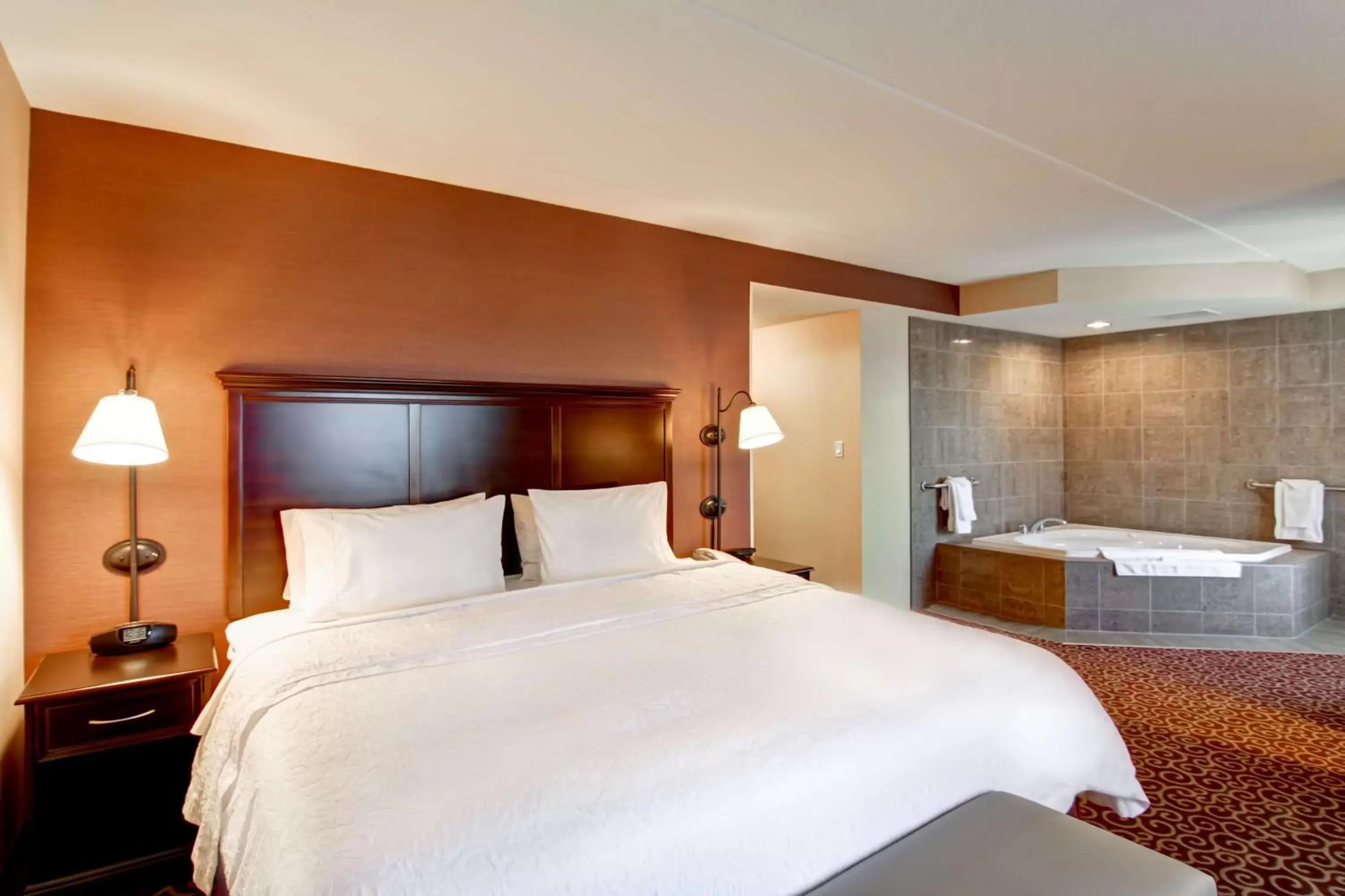 Bed in Hampton Inn Sudbury, Ontario Bed in Hampton Inn Sudbury, Ontario