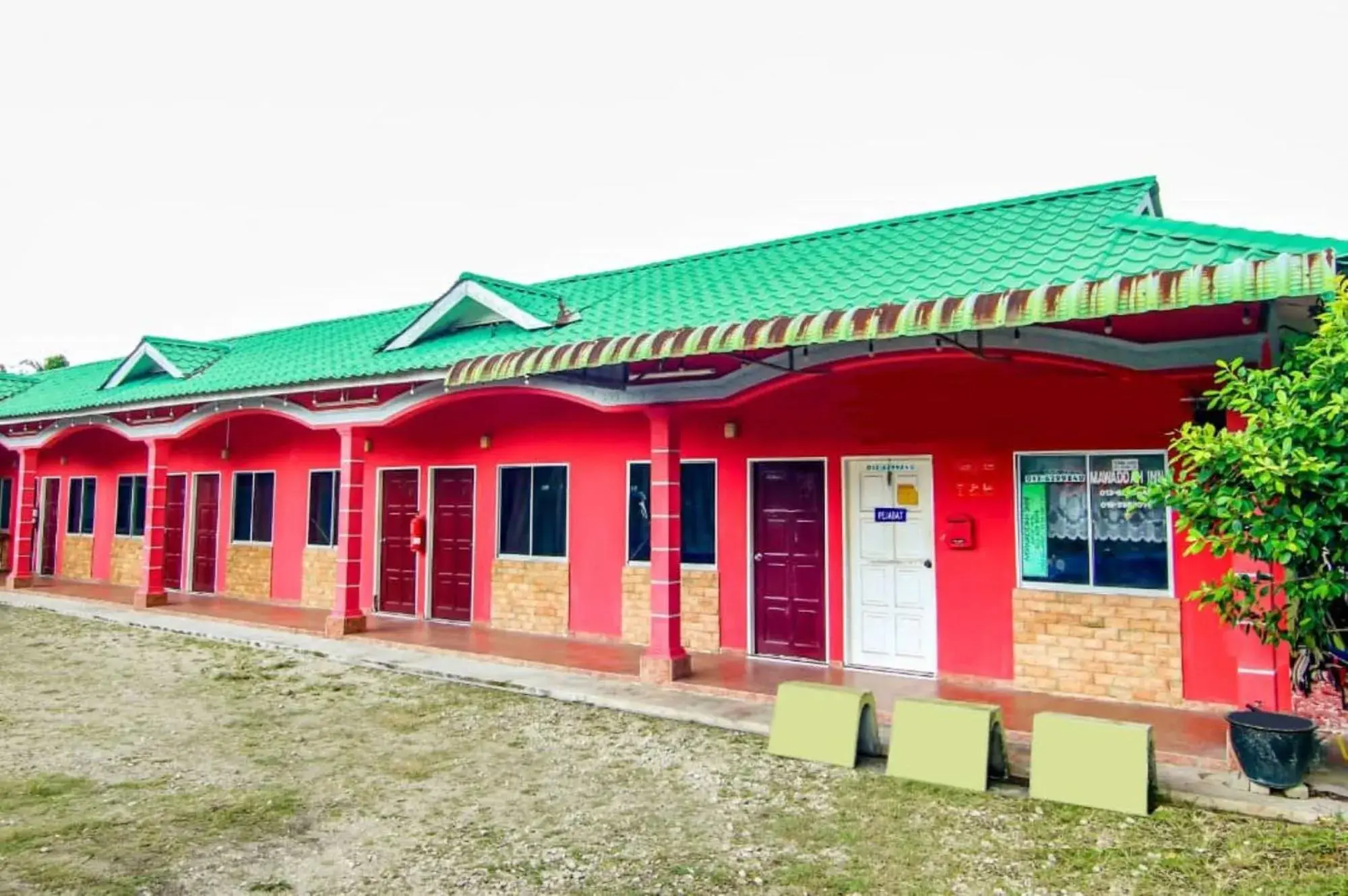 Property building in Tangkak Mawadahh Inn Stay Property building in Tangkak Mawadahh Inn Stay