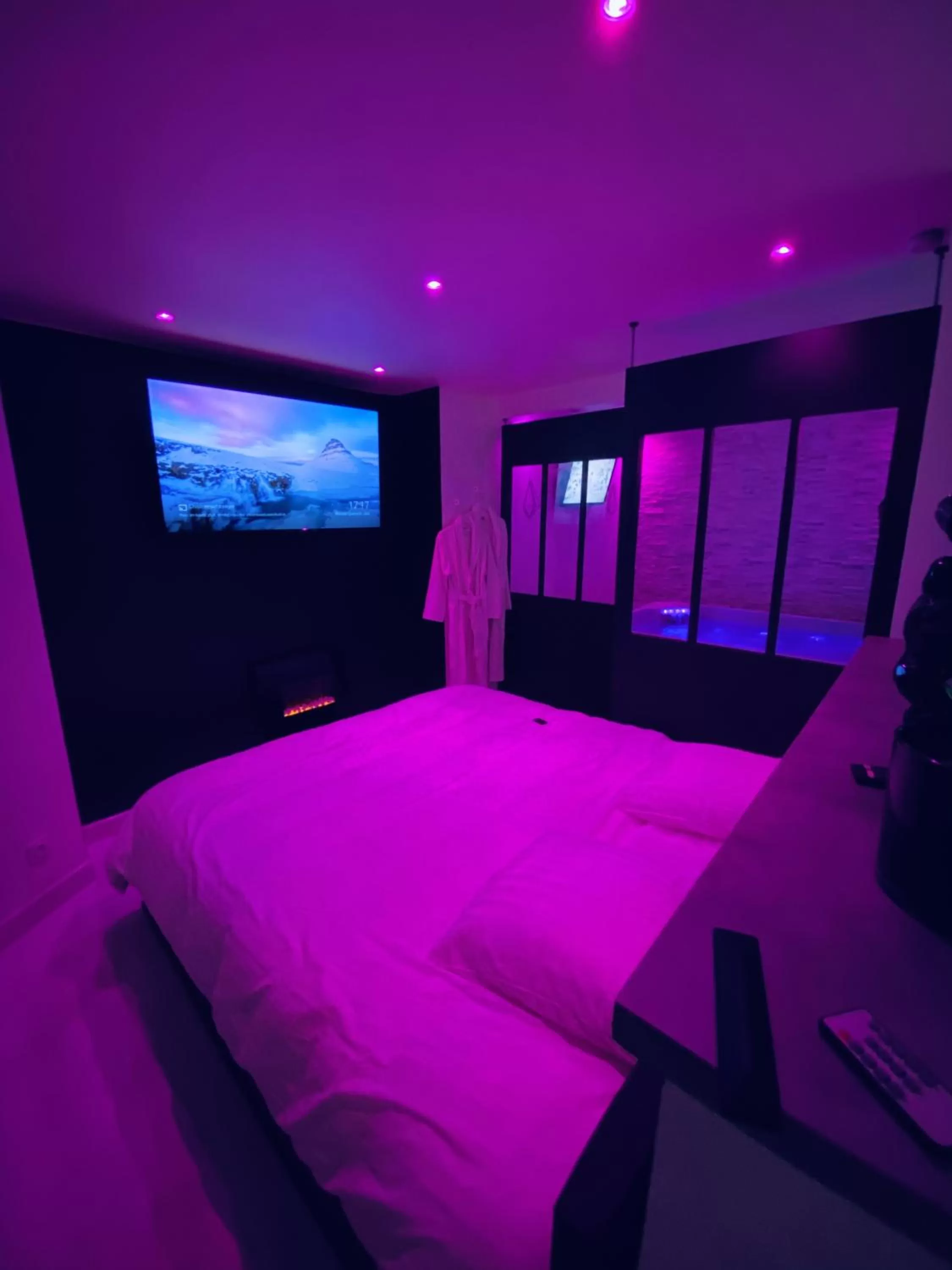 Property building in Lh Rooms Location