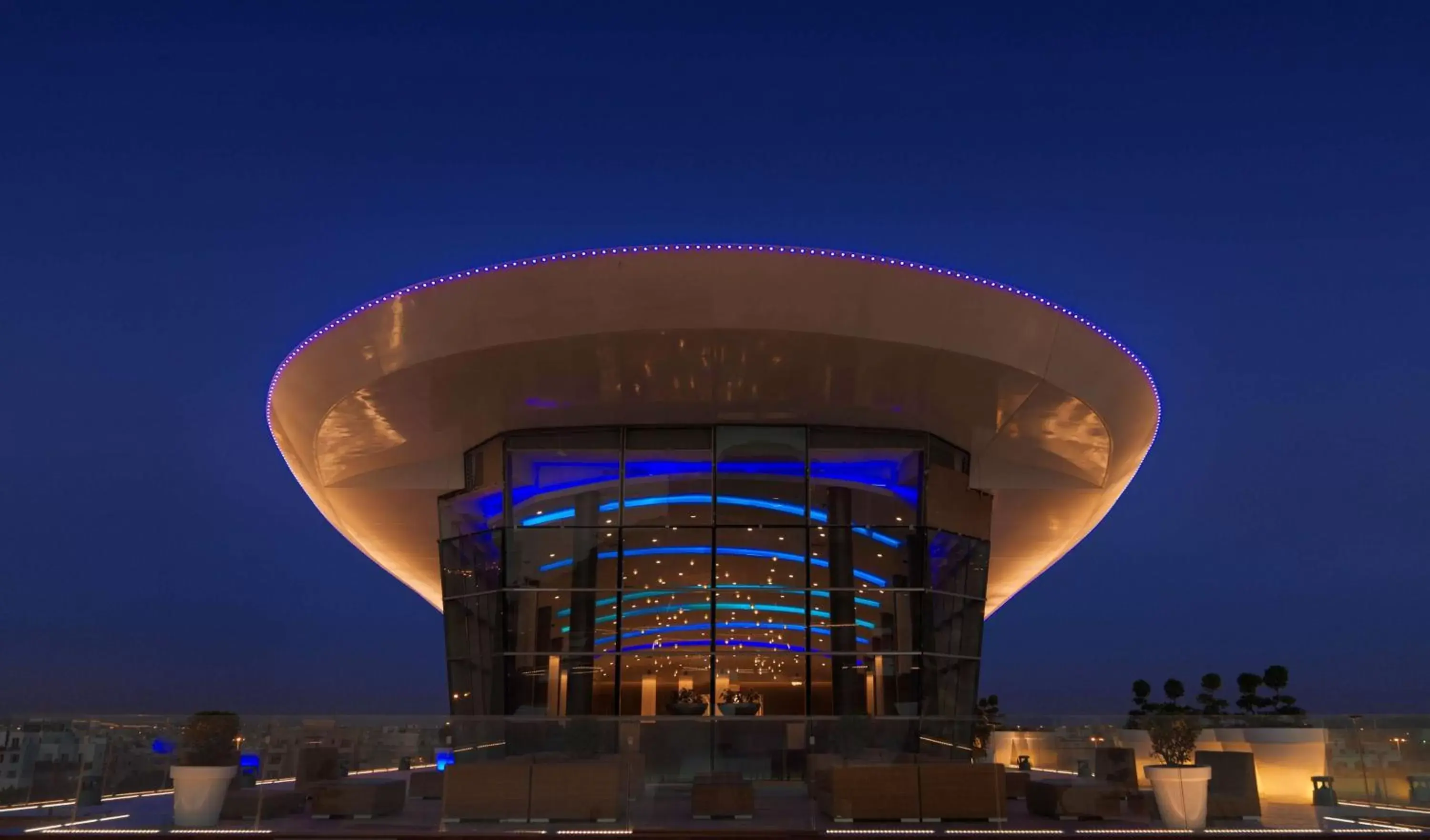 Lounge or bar, Property Building in Radisson Blu Hotel, Kuwait
