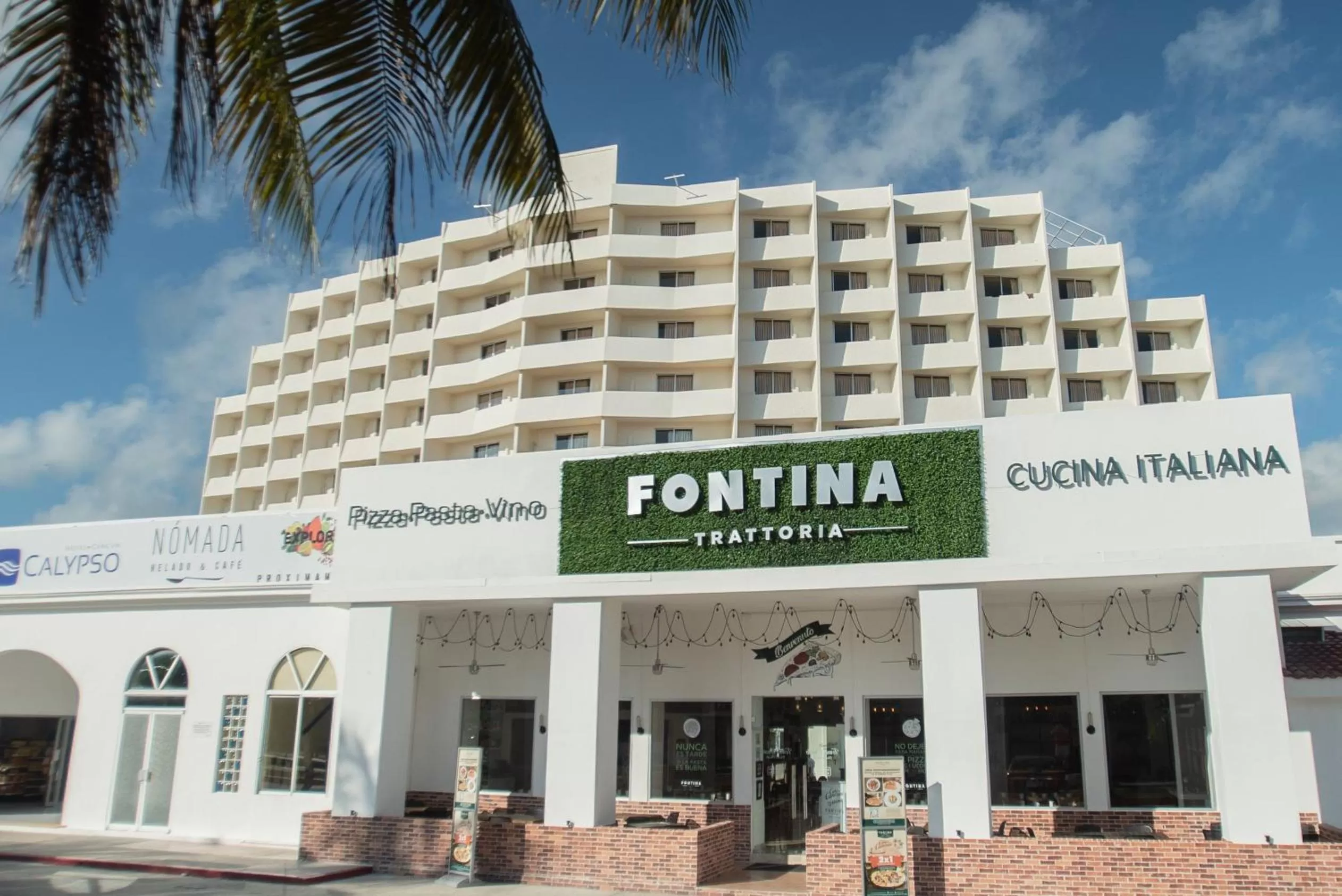 Property building in Hotel Calypso Cancun