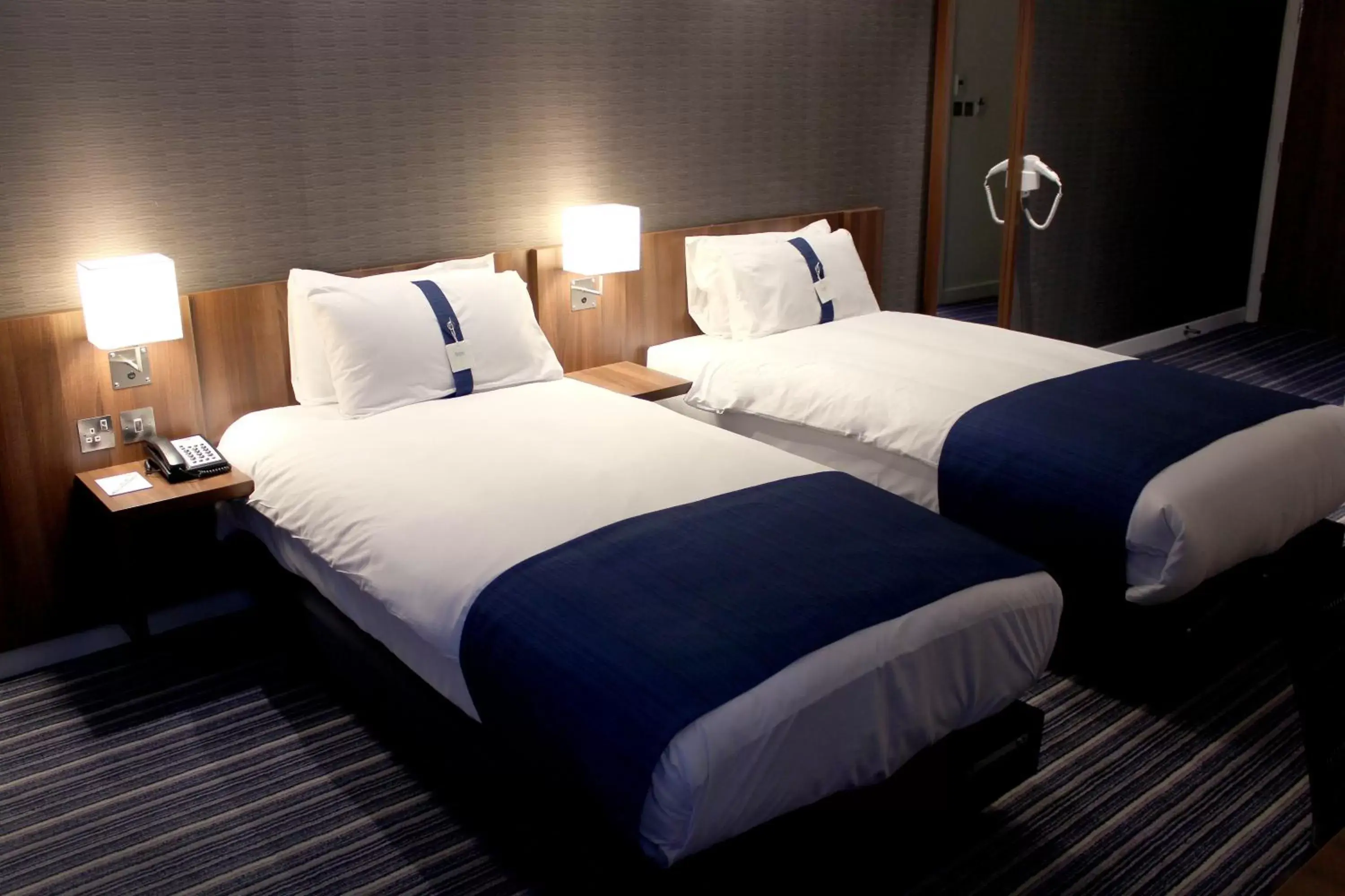 Photo of the whole room, Bed in Holiday Inn Express Wakefield, an IHG Hotel