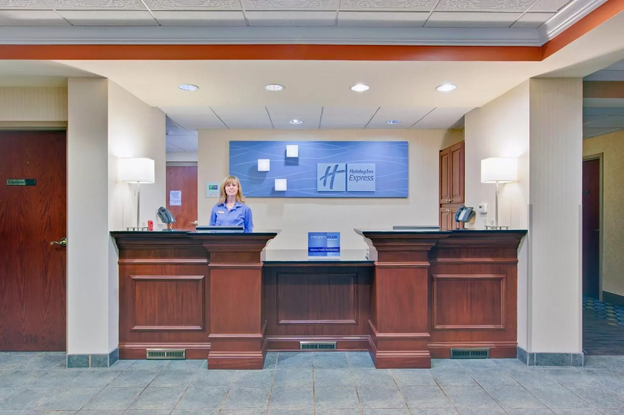 Property building, Lobby/Reception in Holiday Inn Express Sault Ste Marie, an IHG Hotel