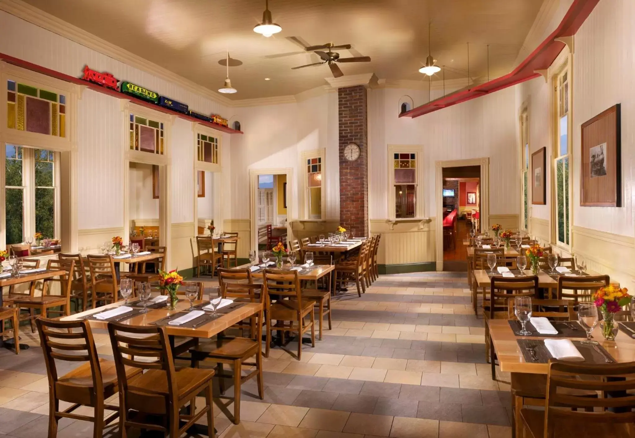 Restaurant/Places to Eat in Omni Bretton Arms Inn at Mount Washington Resort