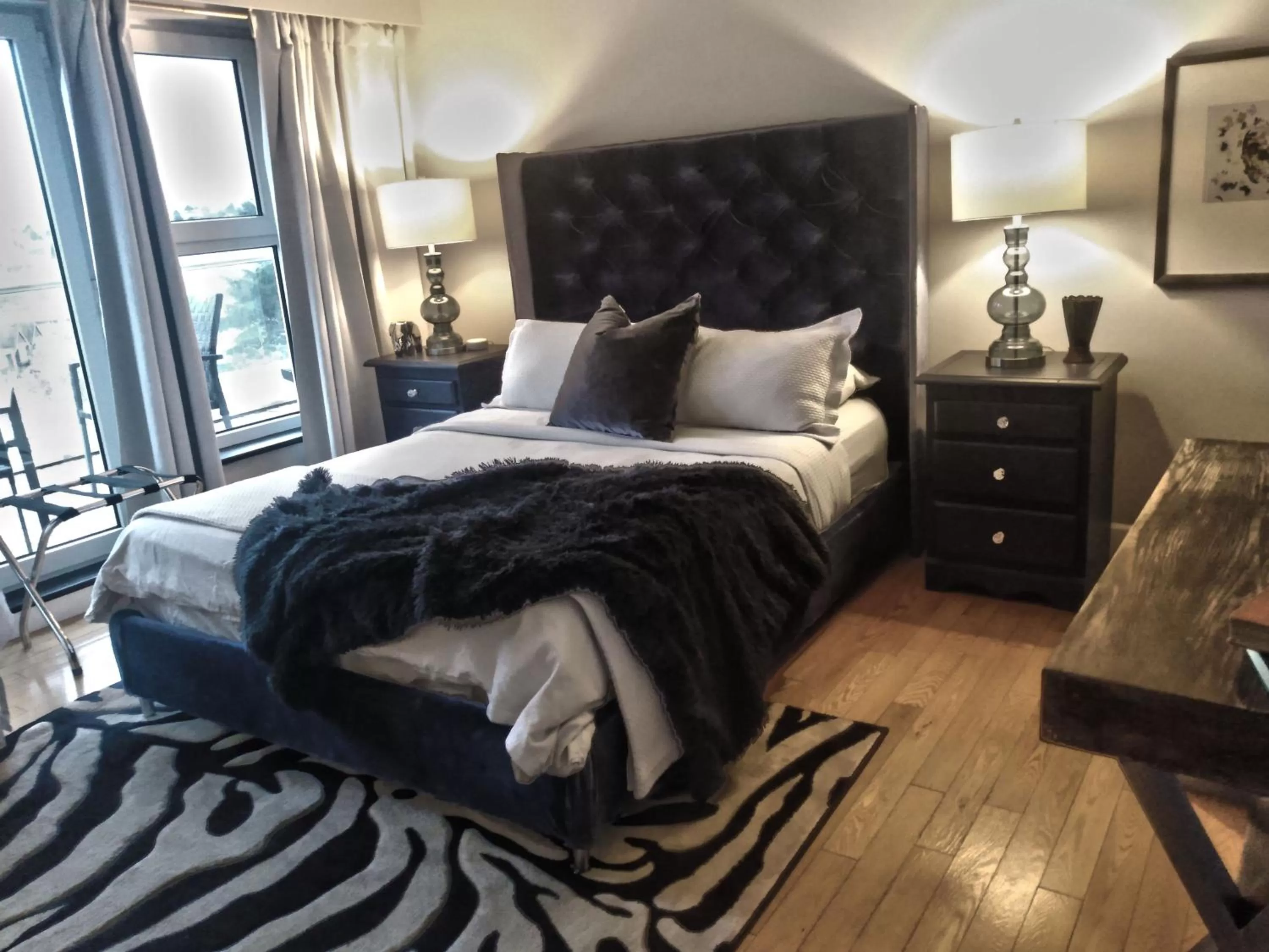 Bedroom, Bed in Suite Smart Vancouver