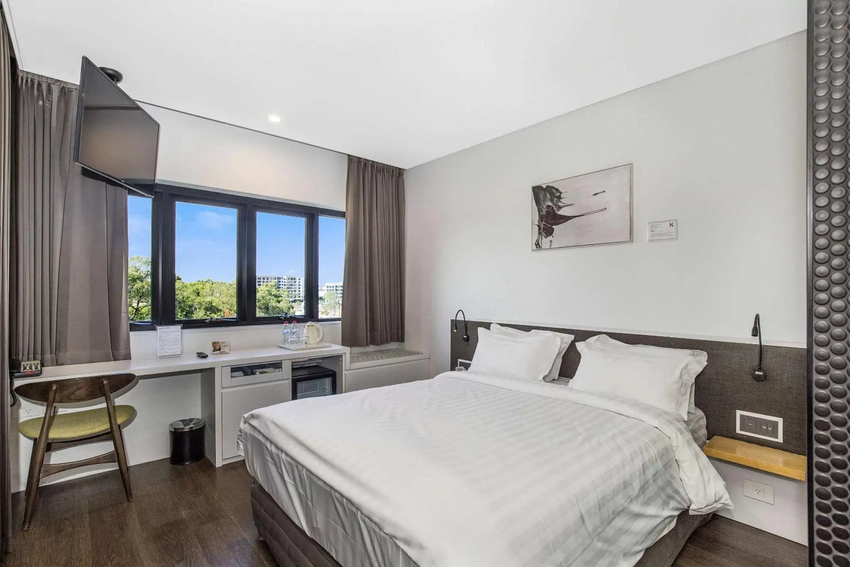 Photo of the whole room, Bed in The Kingsford Brisbane Airport, Ascend Hotel Collection