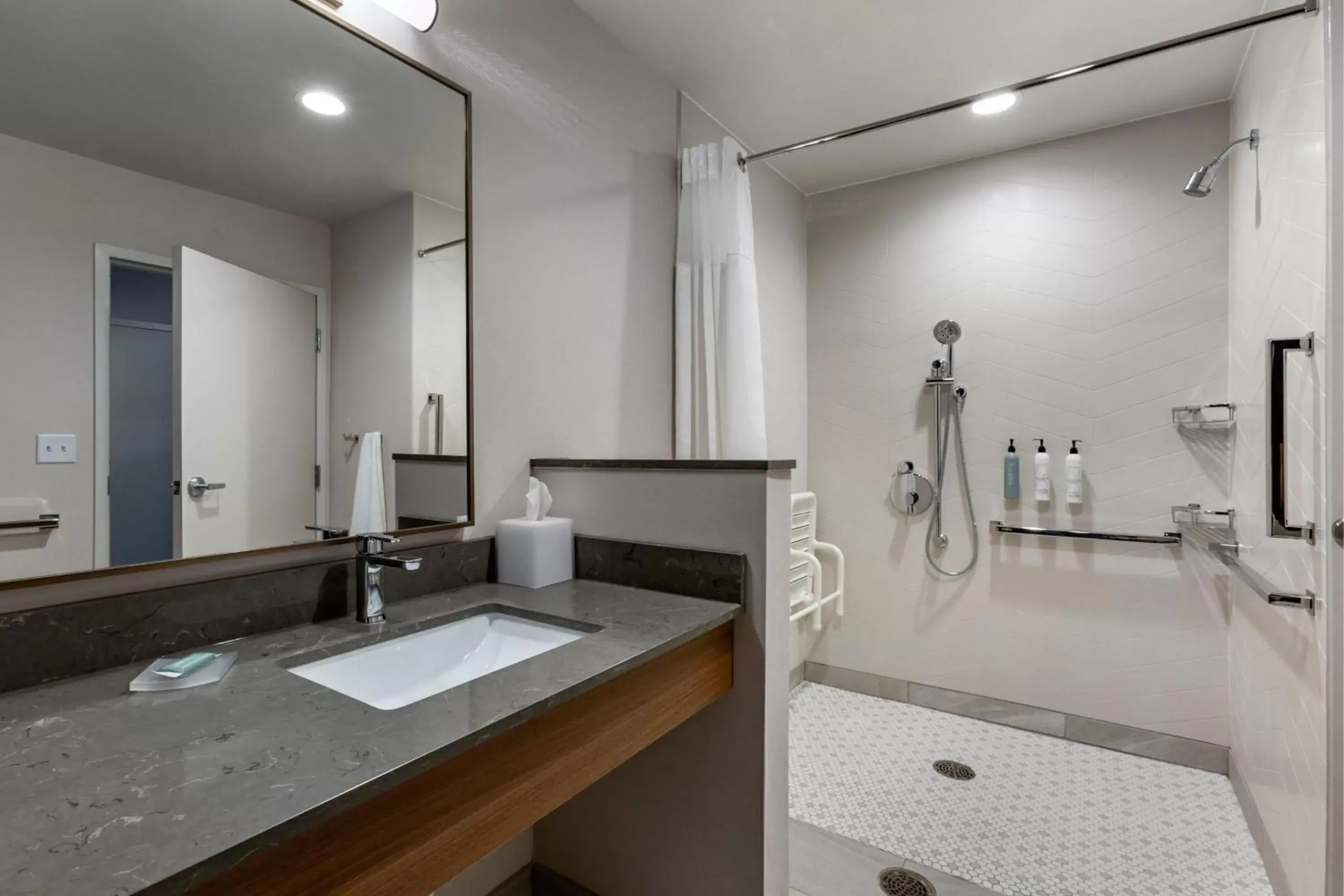 Photo of the whole room, Bathroom in Fairfield by Marriott Inn & Suites Sandusky
