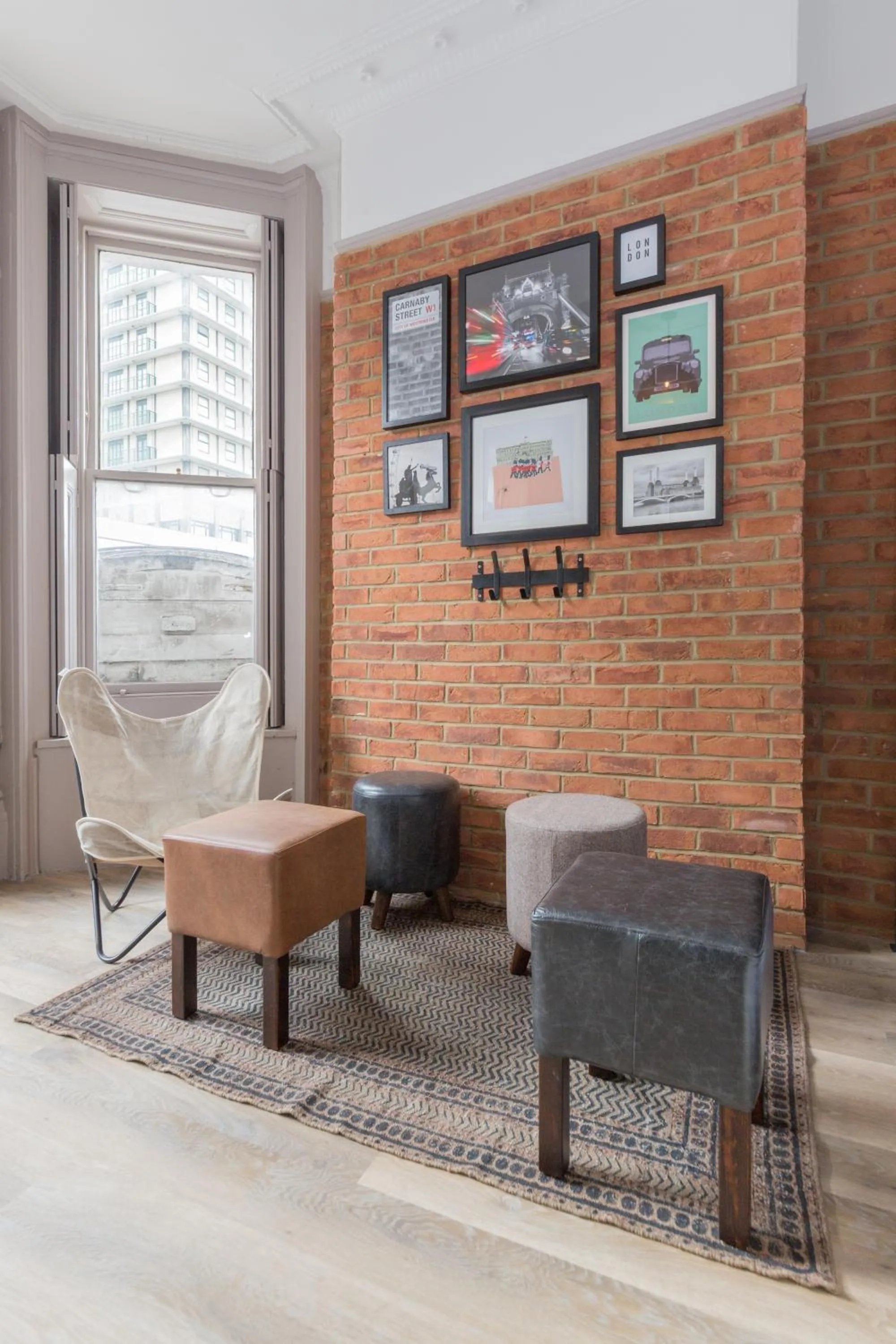 Seating area in PubLove @ The Green man, Paddington