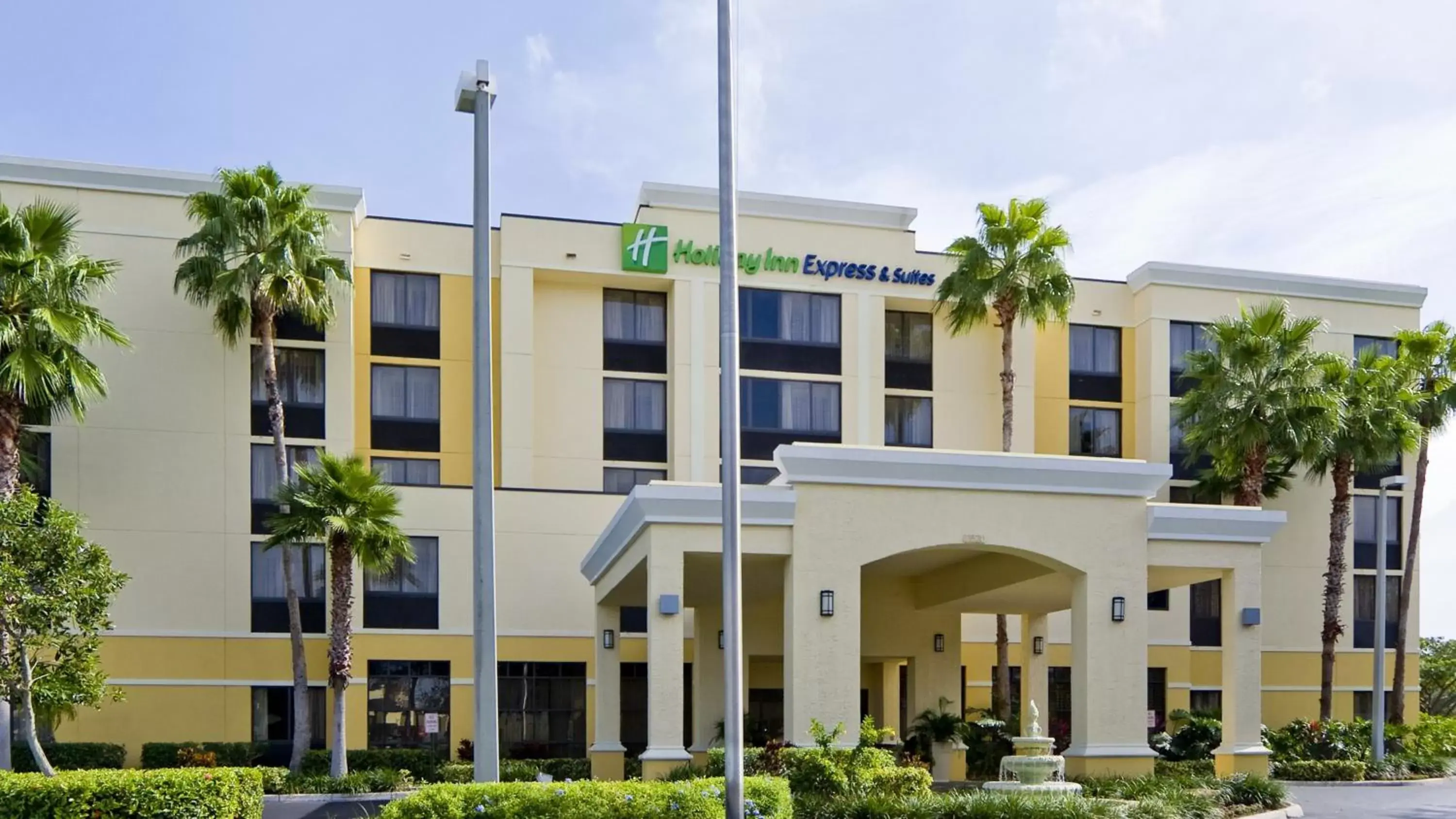 Property Building in Holiday Inn Express Hotel & Suites Kendall East-Miami, an IHG Hotel