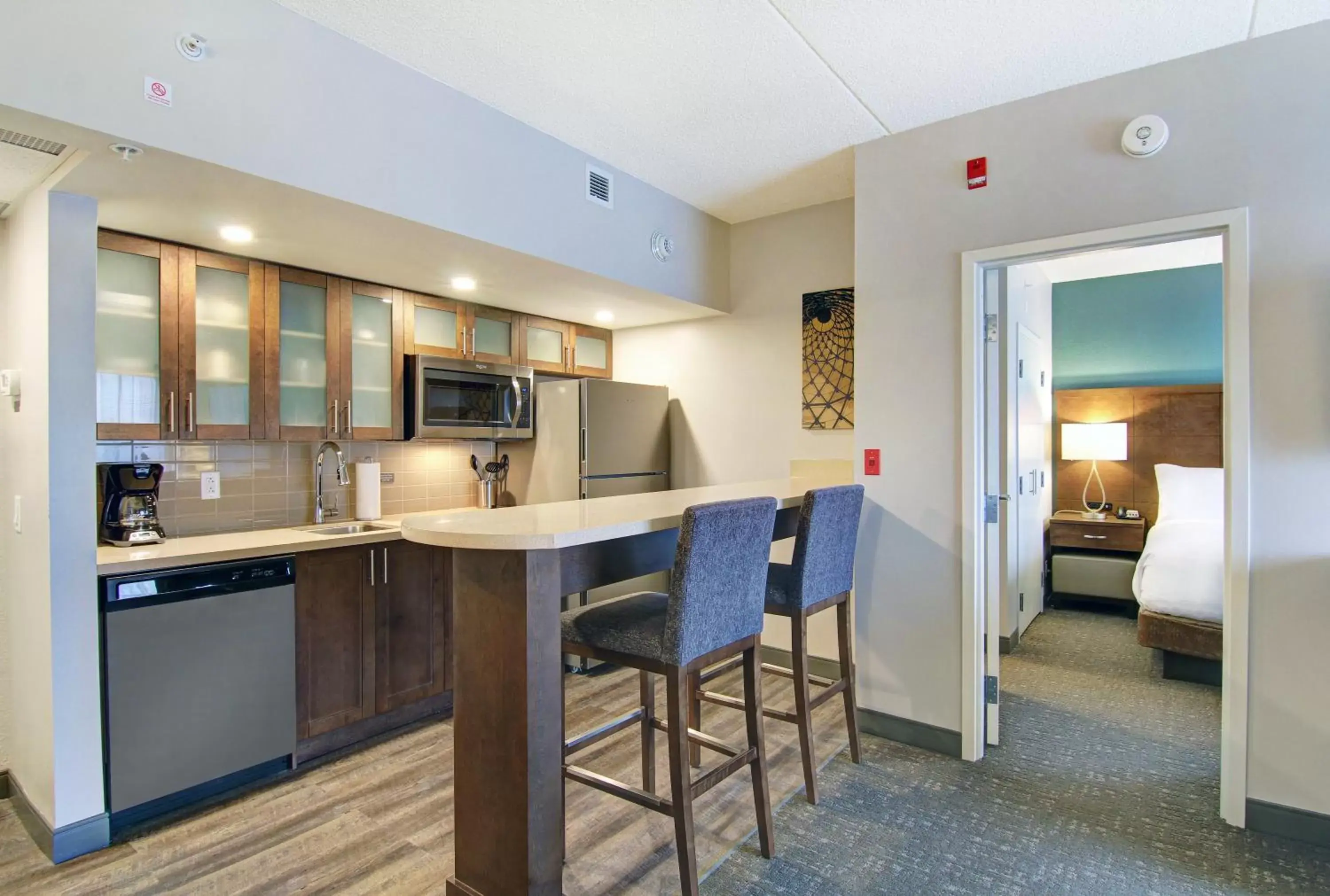 Photo of the whole room, Kitchen/Kitchenette in Staybridge Suites Toronto - Vaughan South, an IHG Hotel