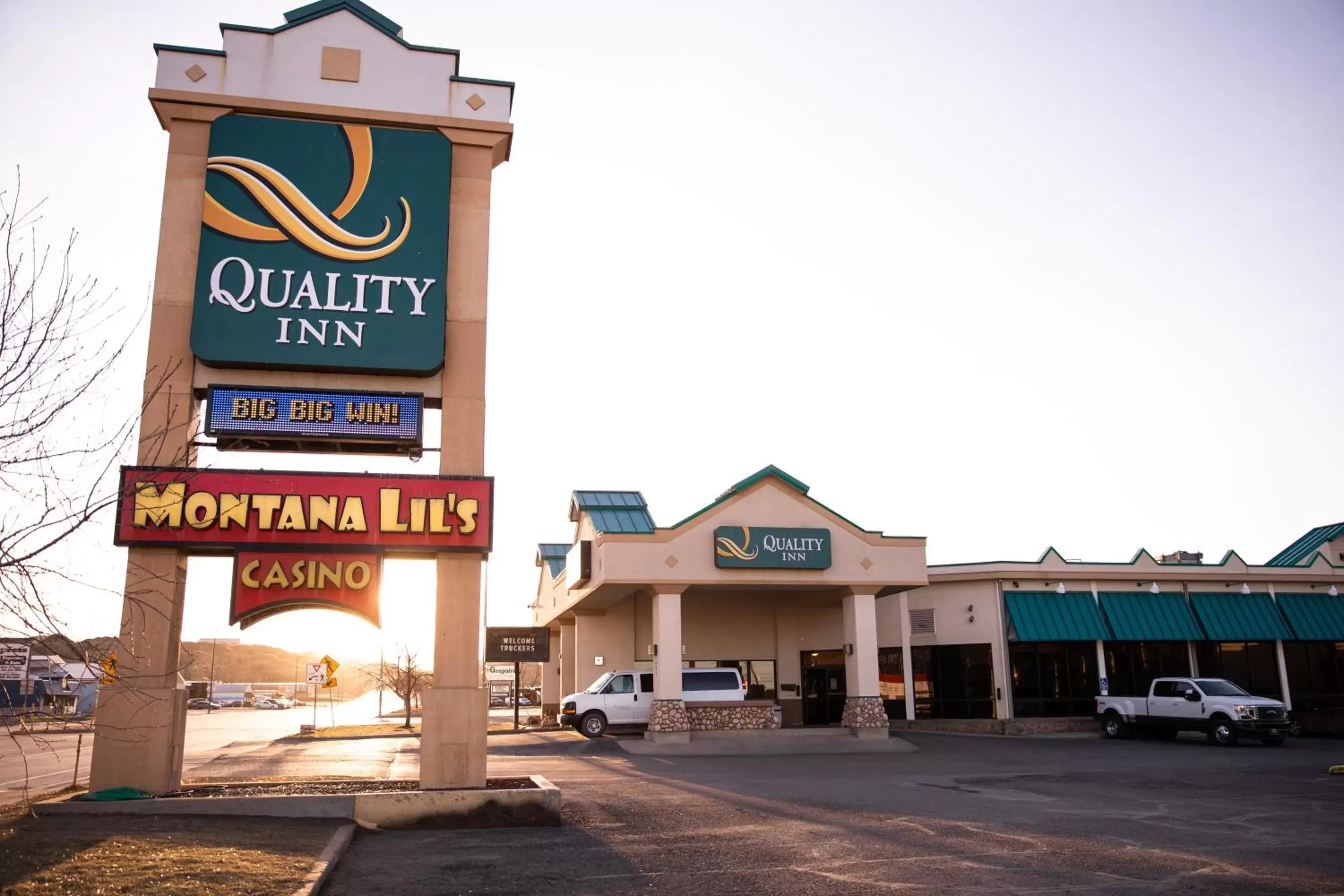 Property Building in Quality Inn