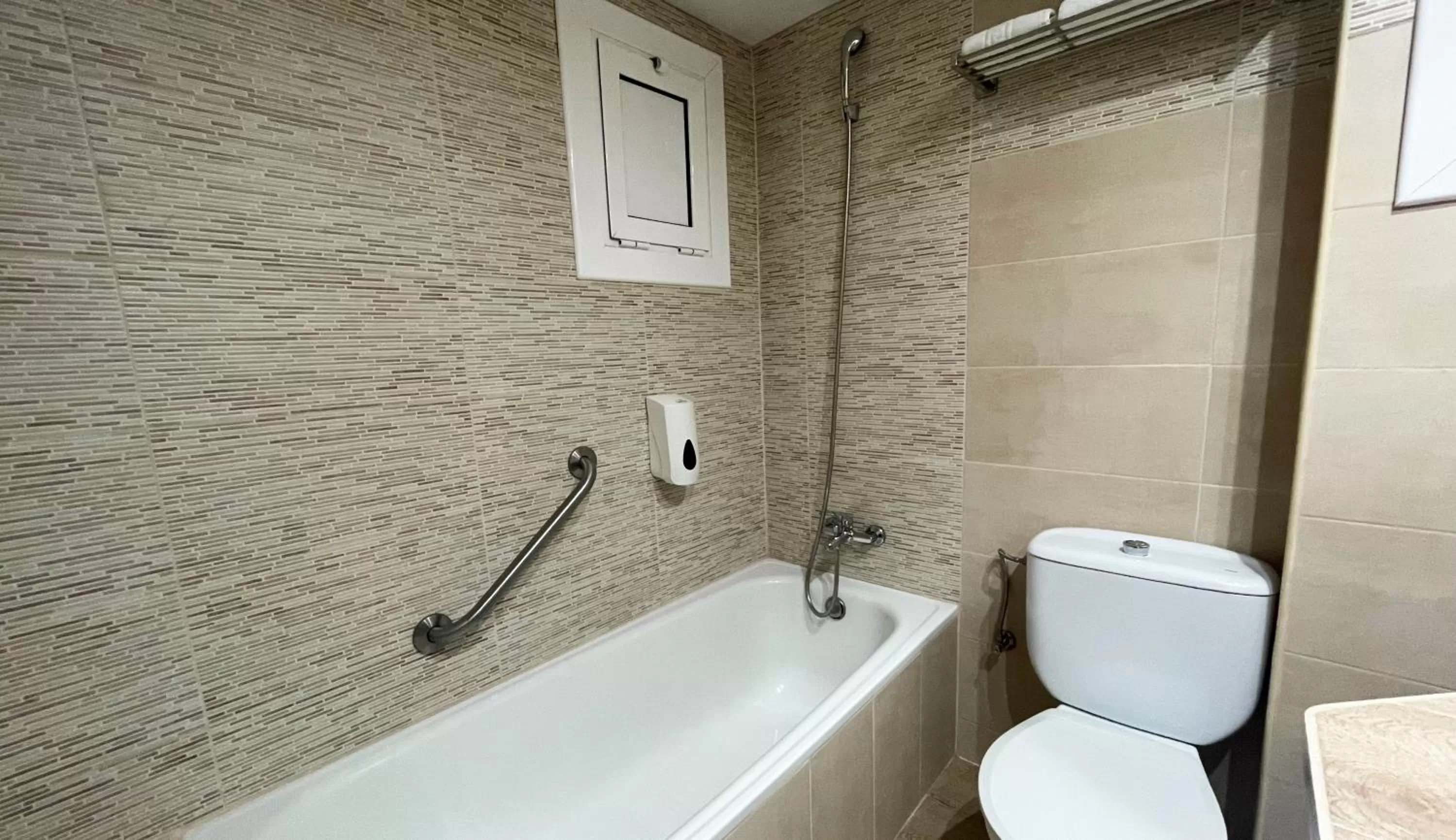 Bath in Hotel Maria del Mar