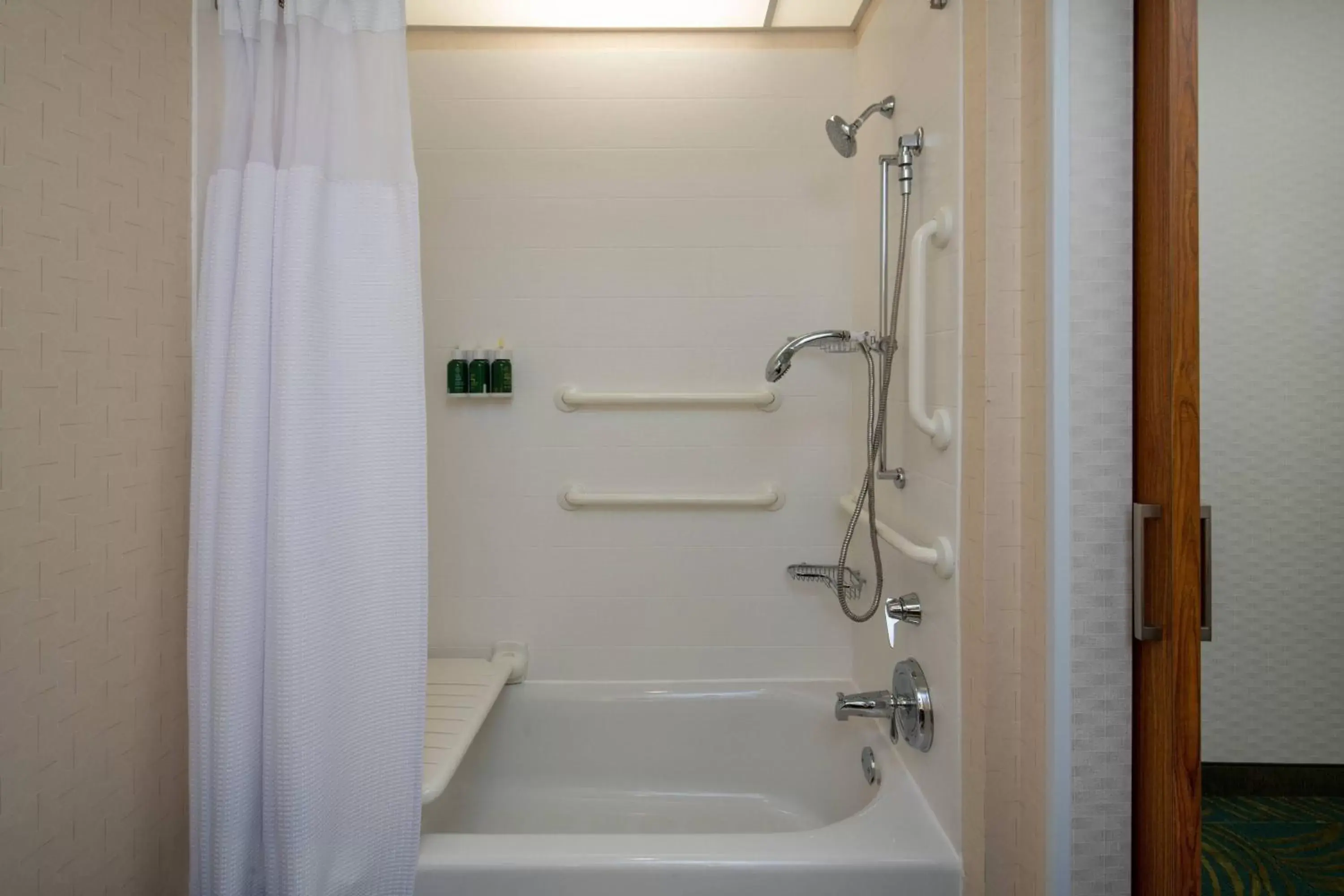 Bathroom in SpringHill Suites by Marriott Nashville Vanderbilt/West End