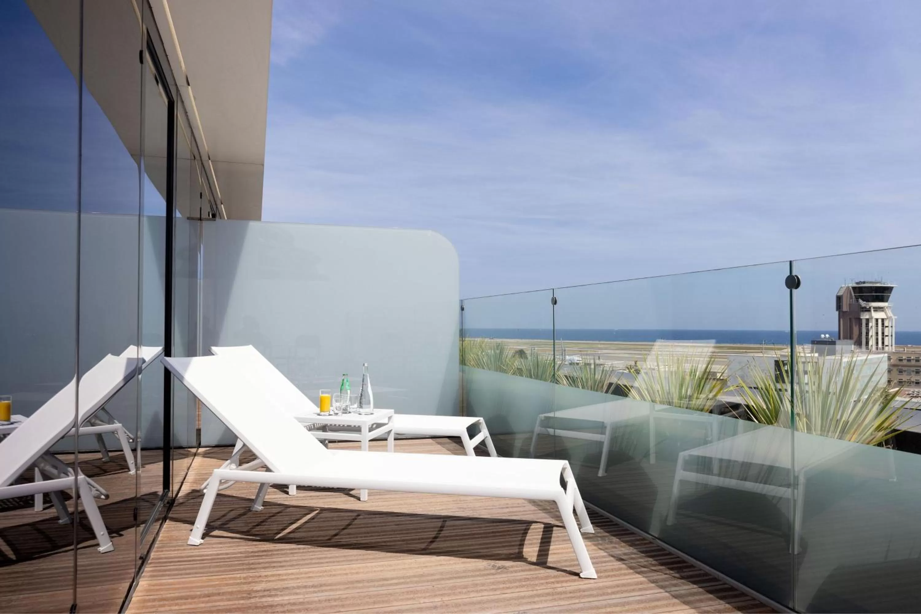 Photo of the whole room in Sheraton Nice