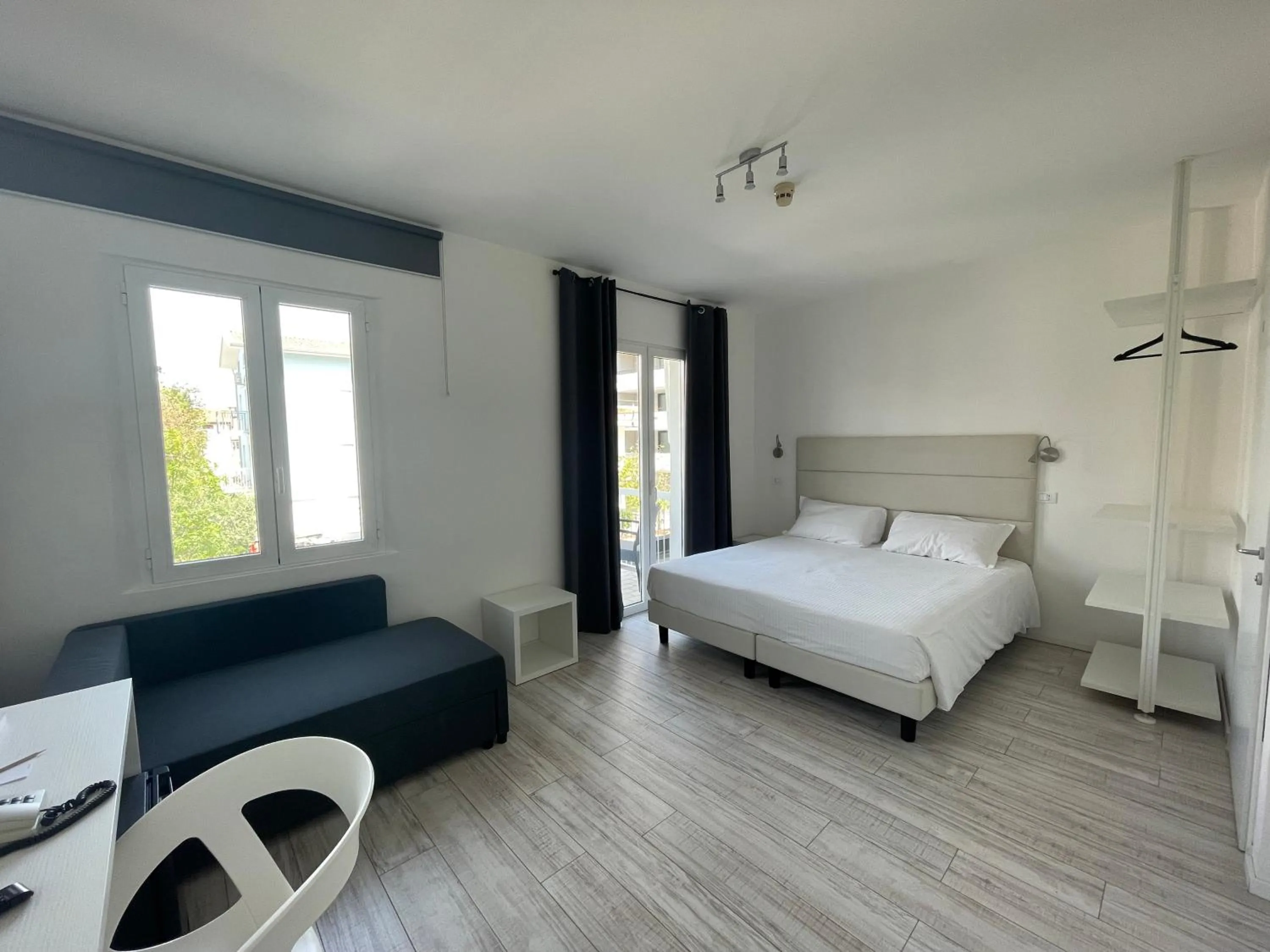 Photo of the whole room, Bed in Hotel Athena