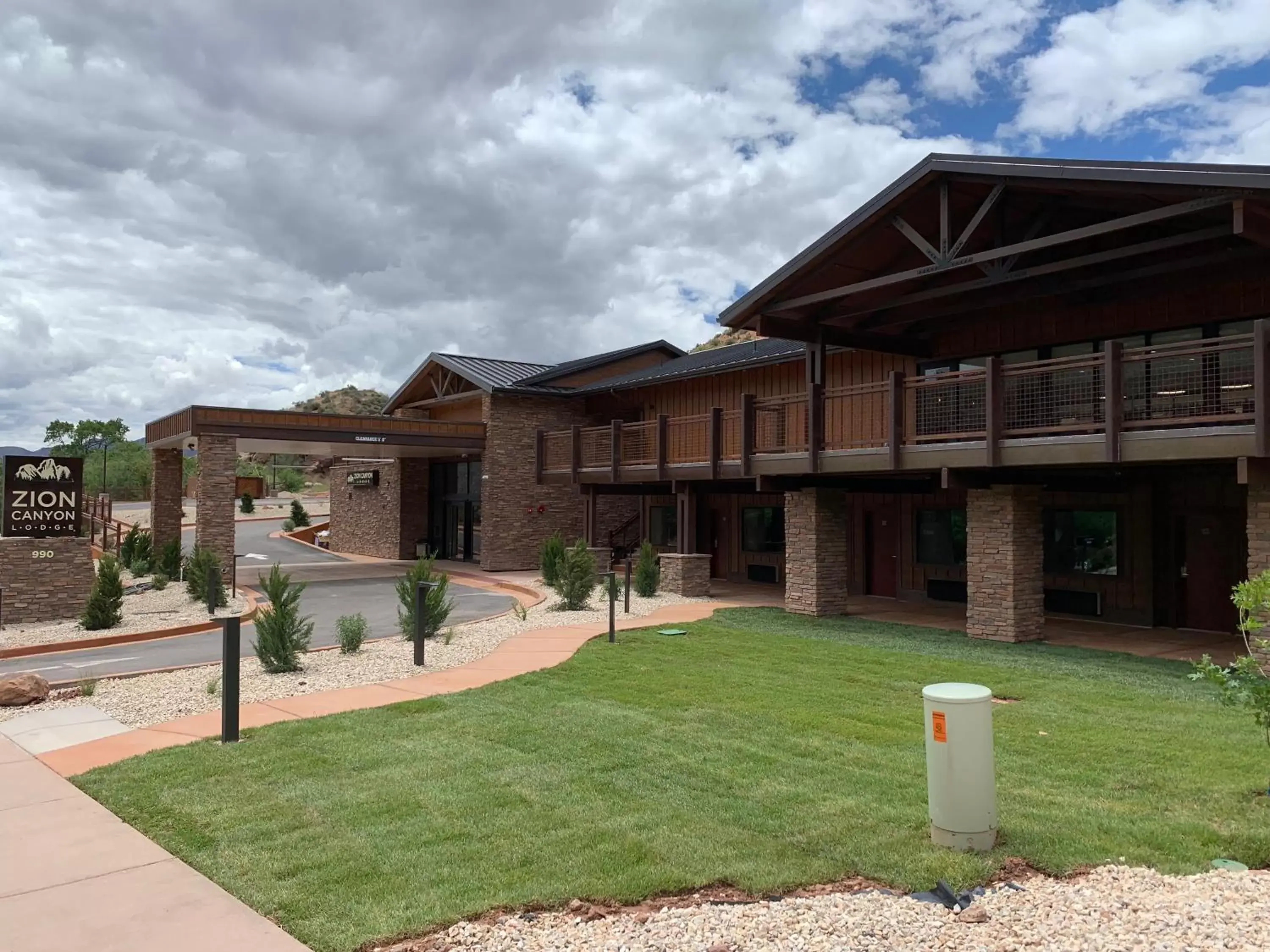 Property Building in Zion Canyon Lodge