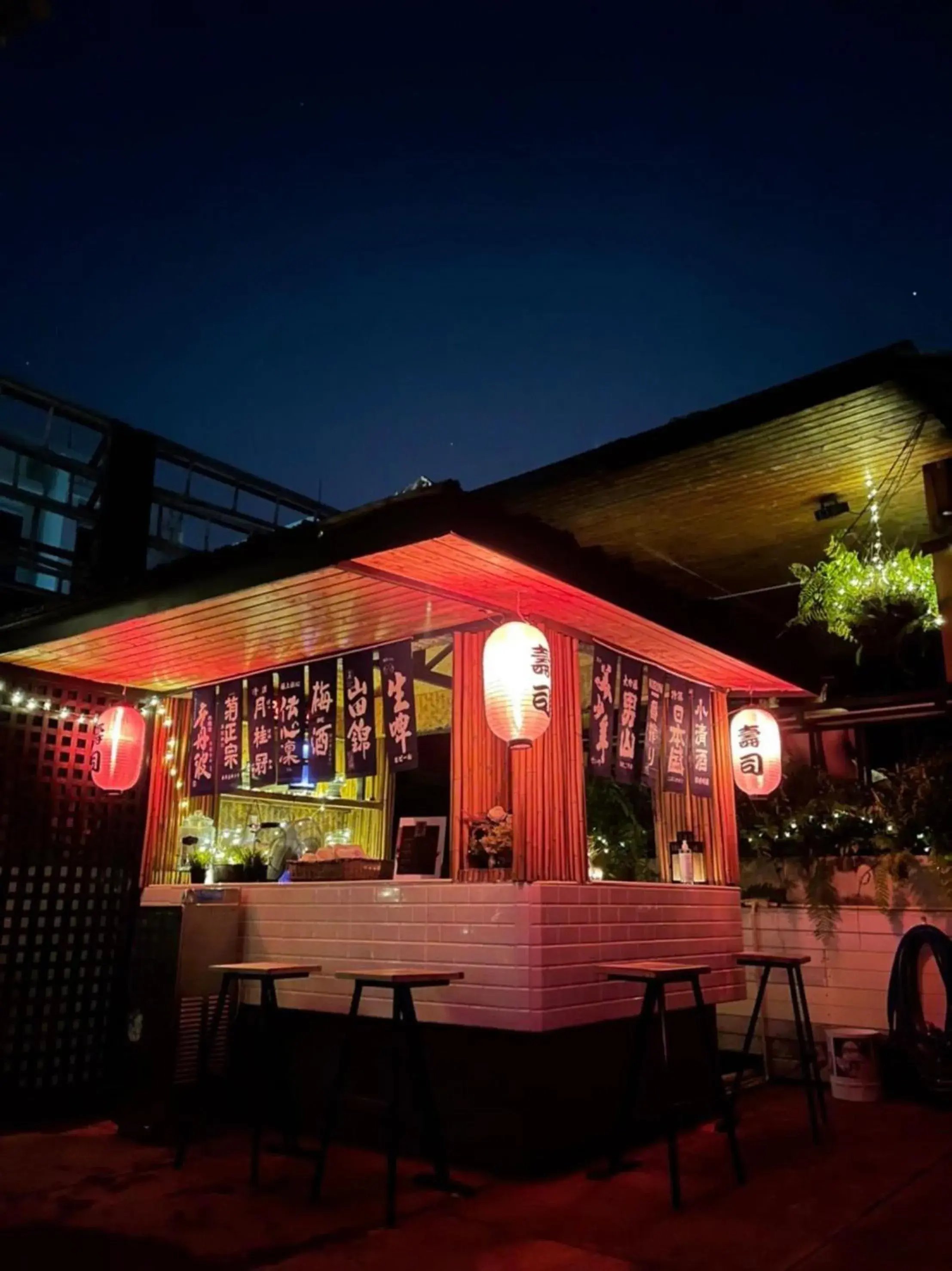 Lounge or bar in Blu Cabin Poshtel