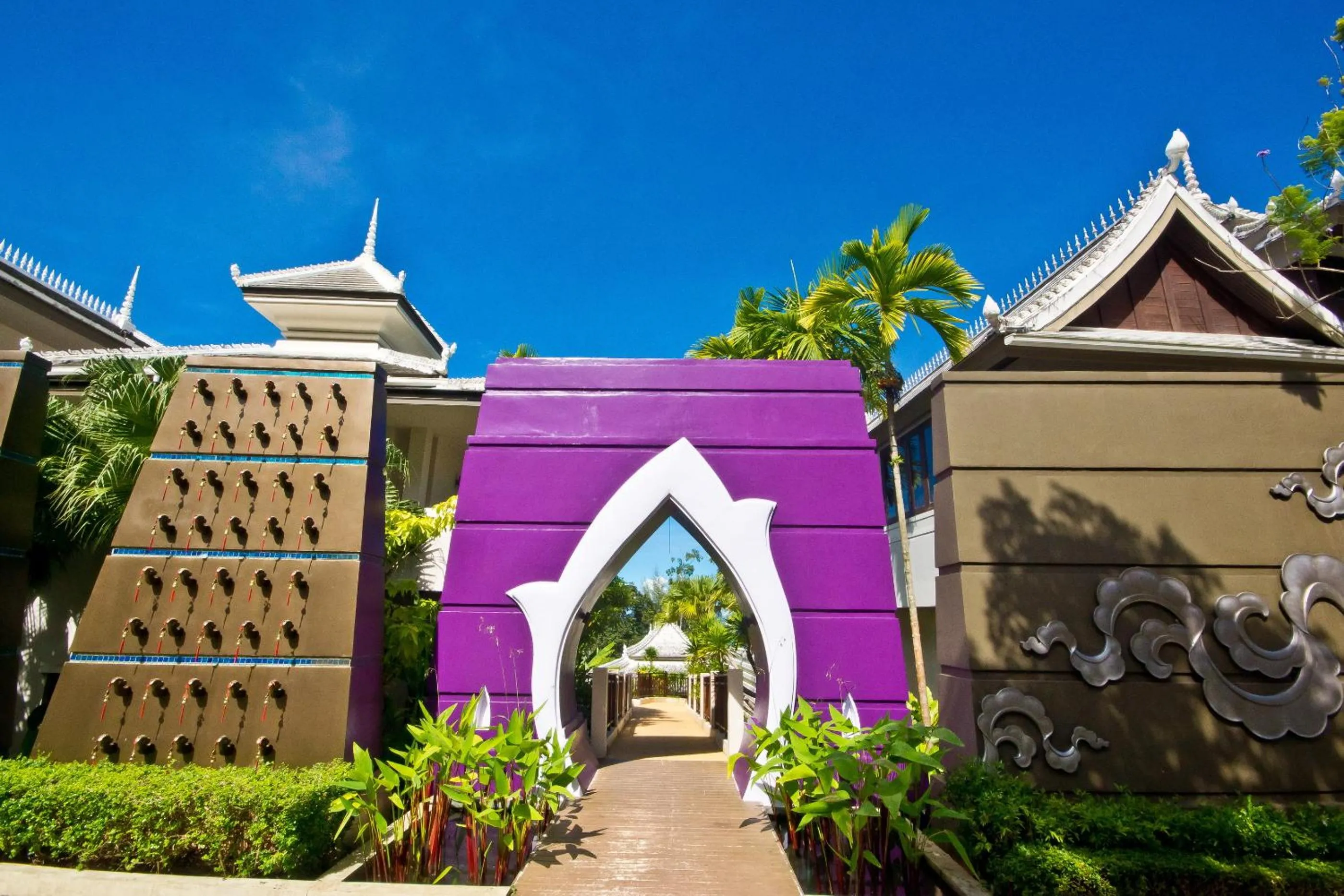 Facade/entrance in Anyavee Tubkaek Beach Resort