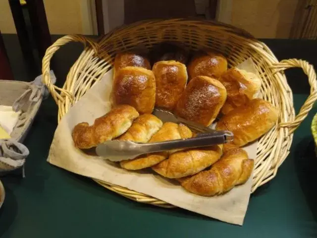 Buffet breakfast in Quick Palace Epinal