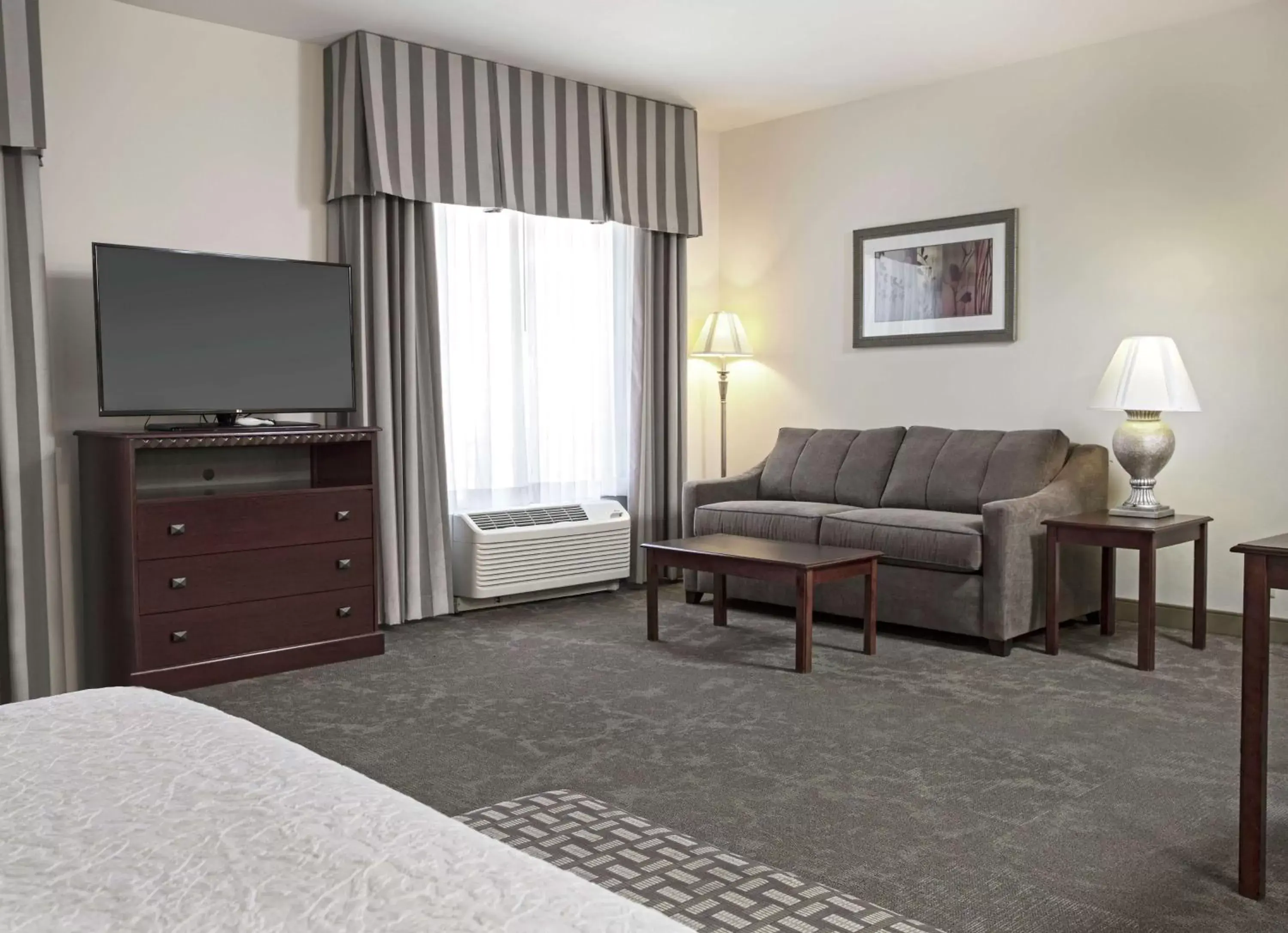 Bedroom, Seating Area in Hampton Inn & Suites Prescott Valley