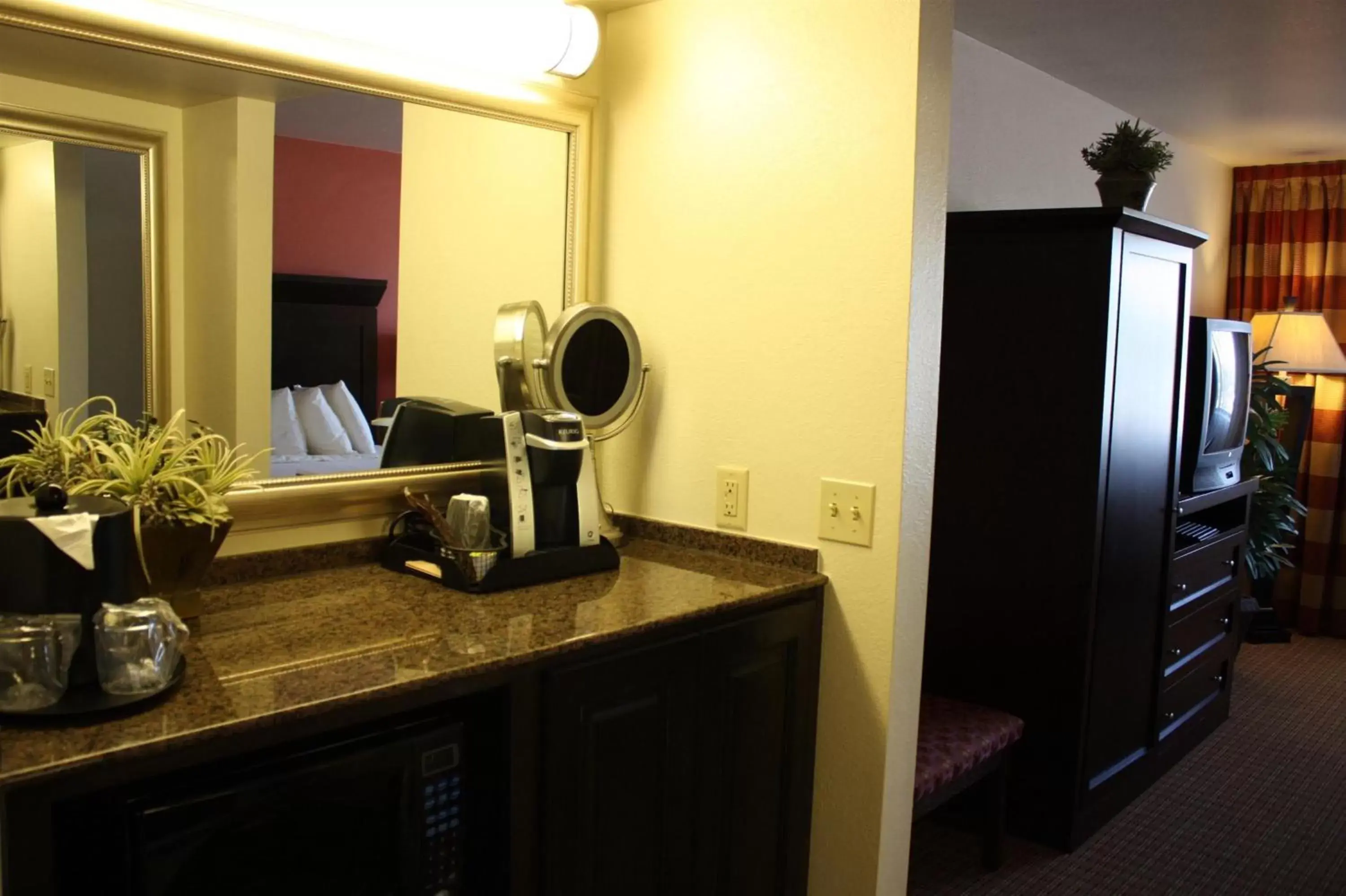 Other, Kitchen/Kitchenette in Ramada by Wyndham Viscount Suites Tucson East