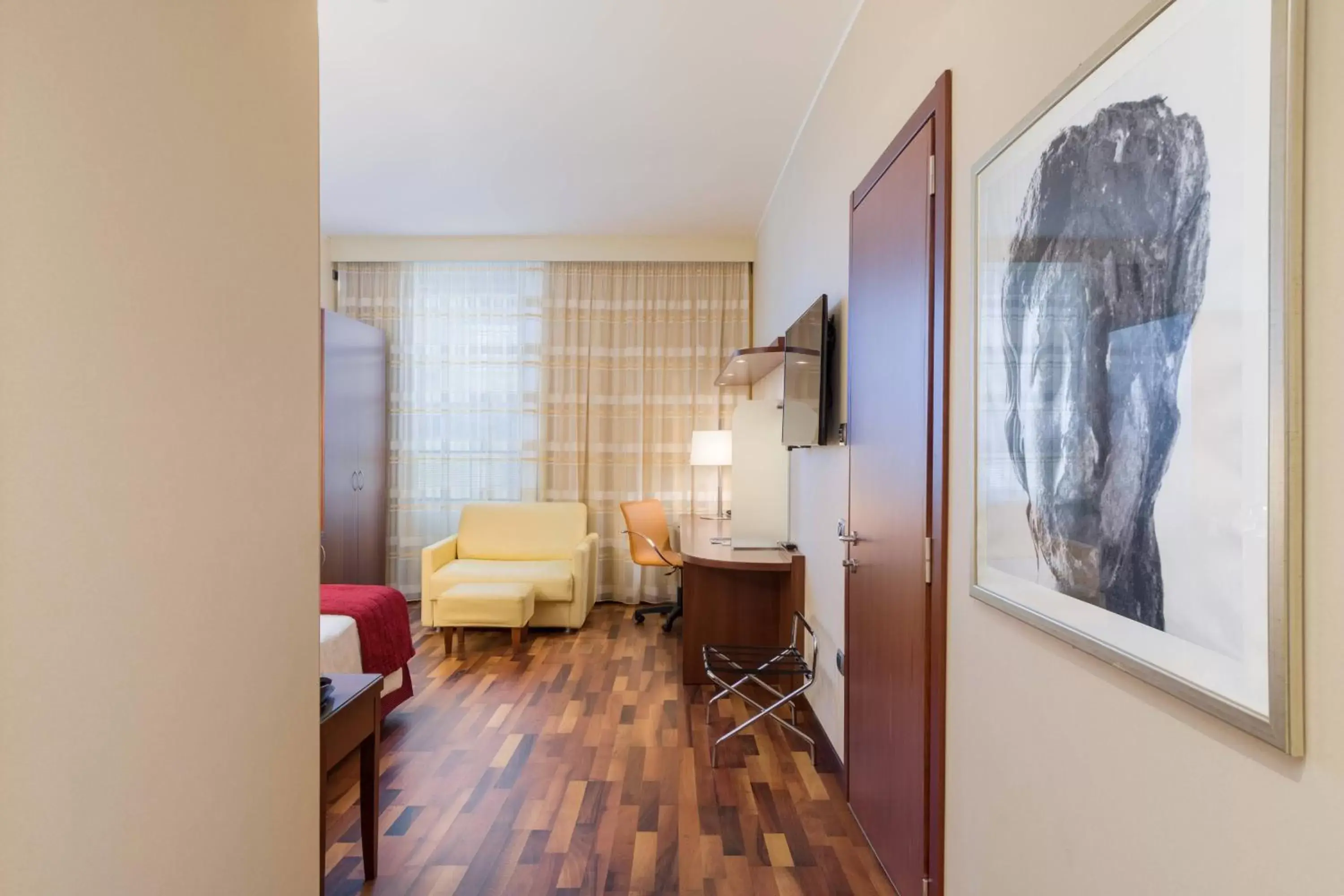 Photo of the whole room, Dining Area in Courtyard by Marriott Venice Airport