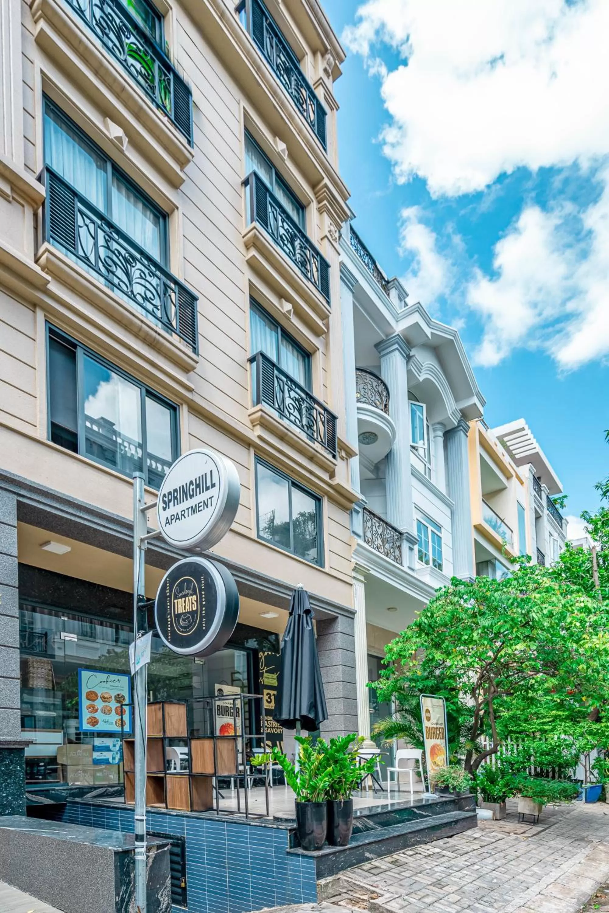 Property building in Spring Hill Apartment -The High Class