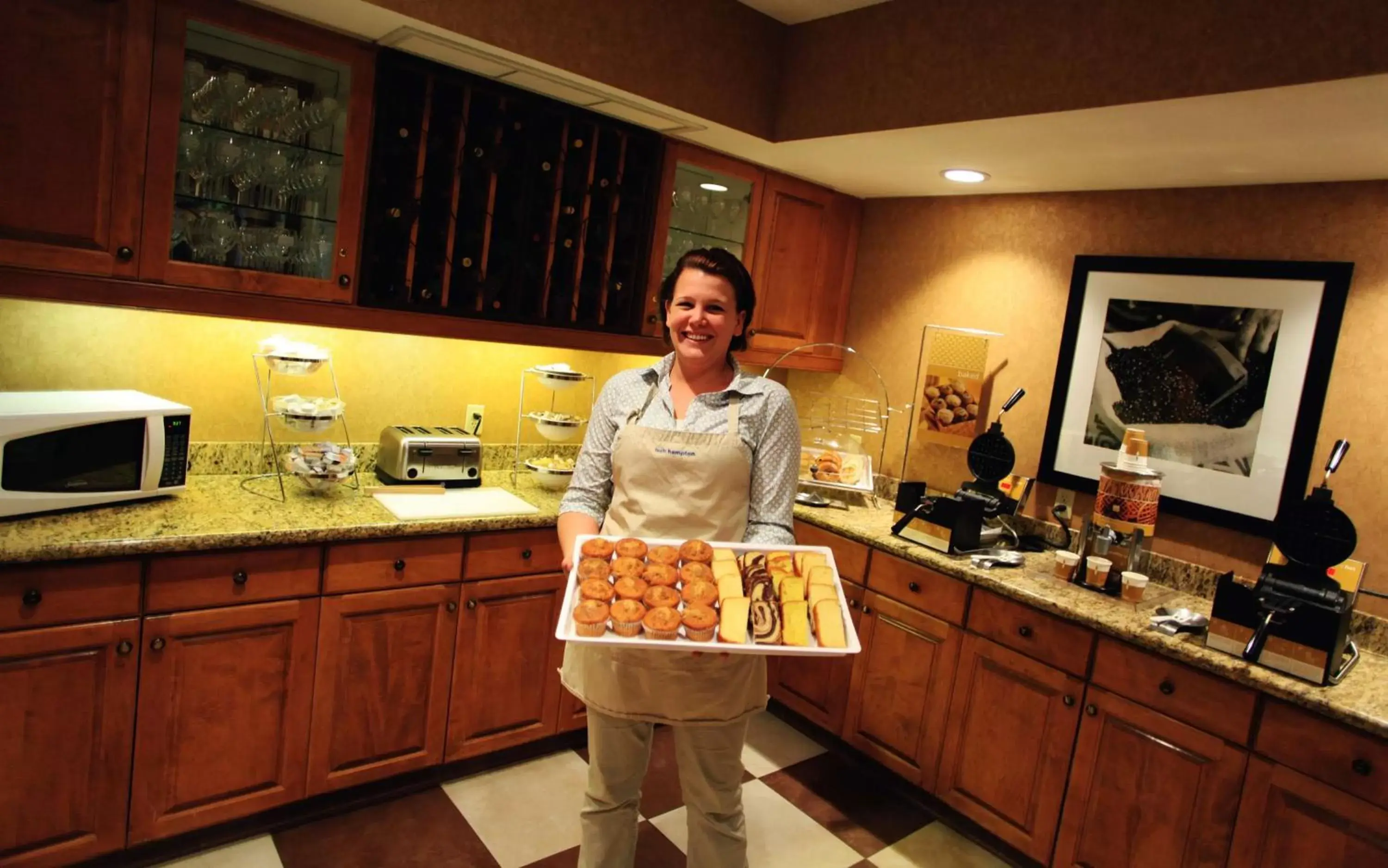 Breakfast, Kitchen/Kitchenette in Hampton Inn & Suites Paso Robles