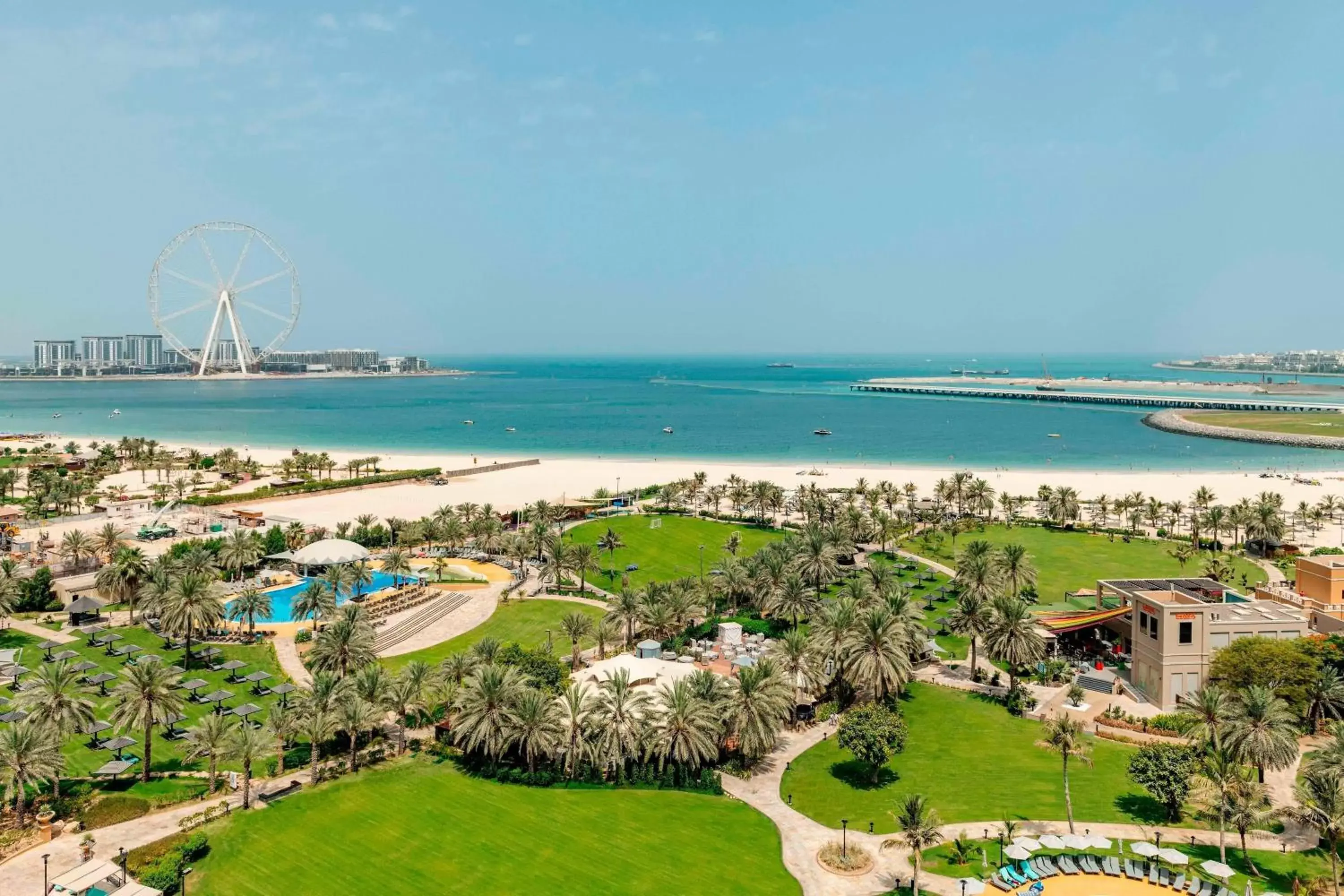 Photo of the whole room, Bird's-eye View in Le Royal Meridien Beach Resort & Spa Dubai