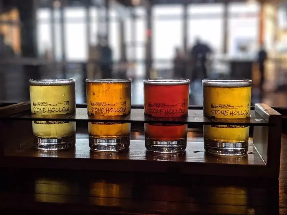 Lounge or bar in Victorian Inn Lounge or bar in Victorian Inn