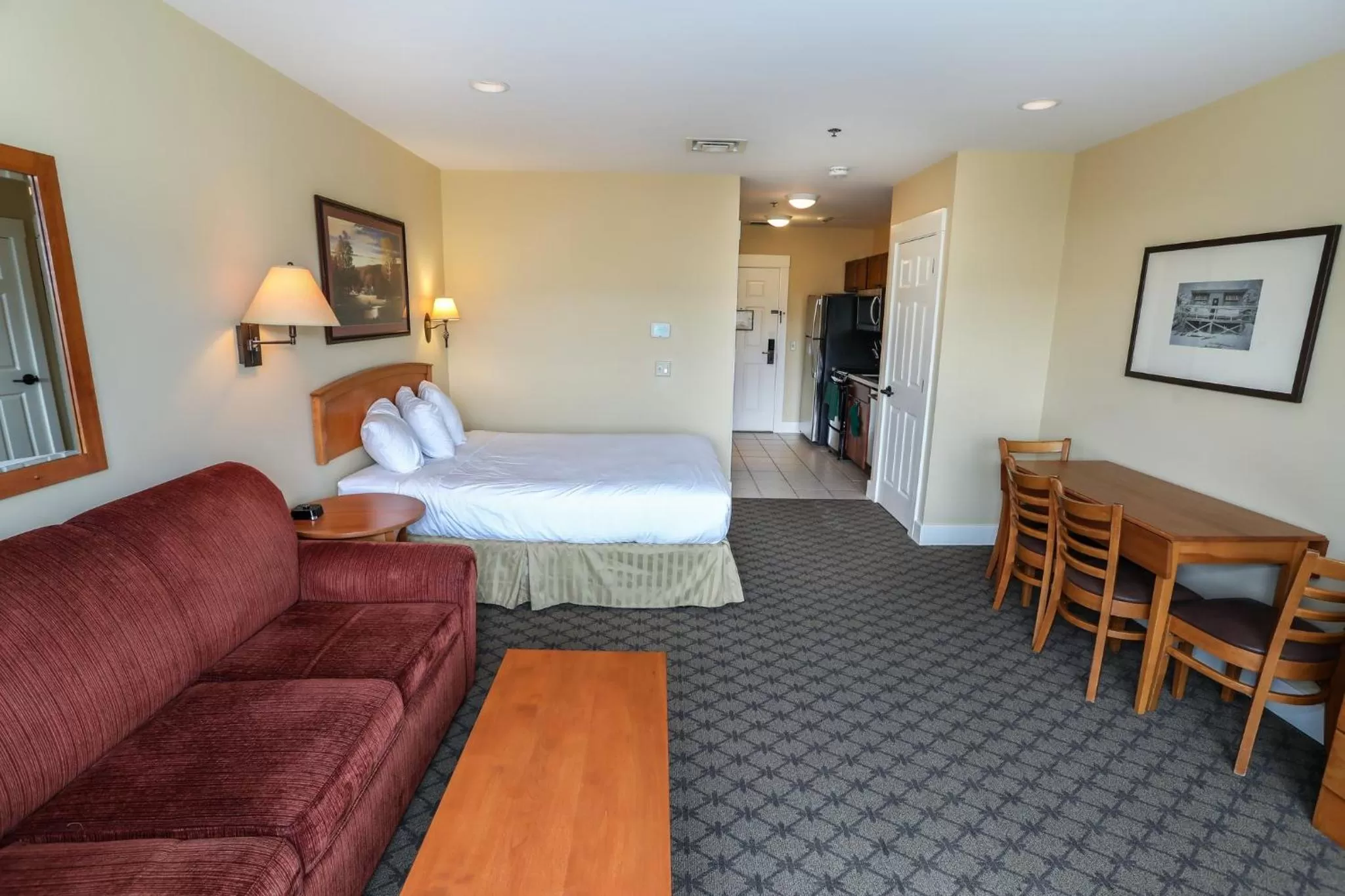 Living room, Bed in Jackson Gore Village on Okemo Mountain