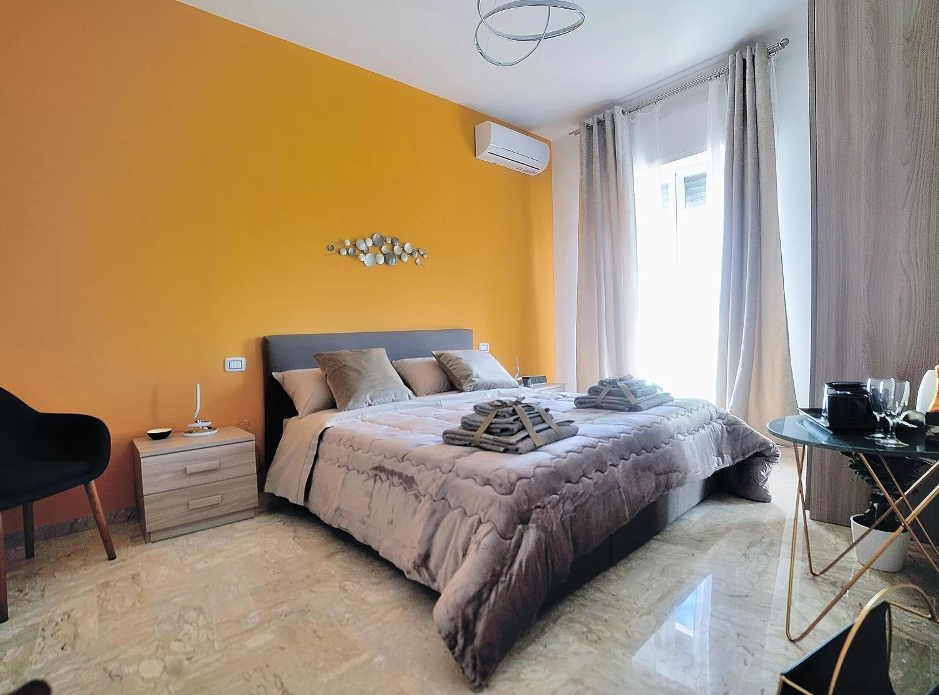 Photo of the whole room, Bed in B&B Donna Maria