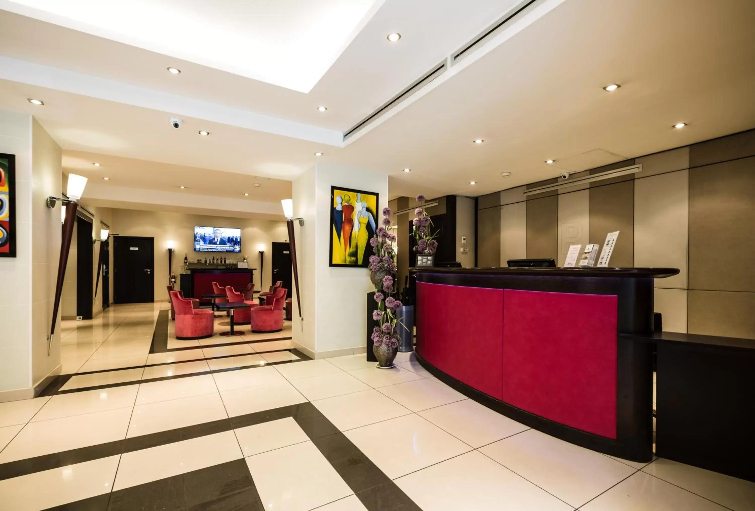 Communal lounge/ TV room, Lobby/Reception in Hotel Park Lane Paris