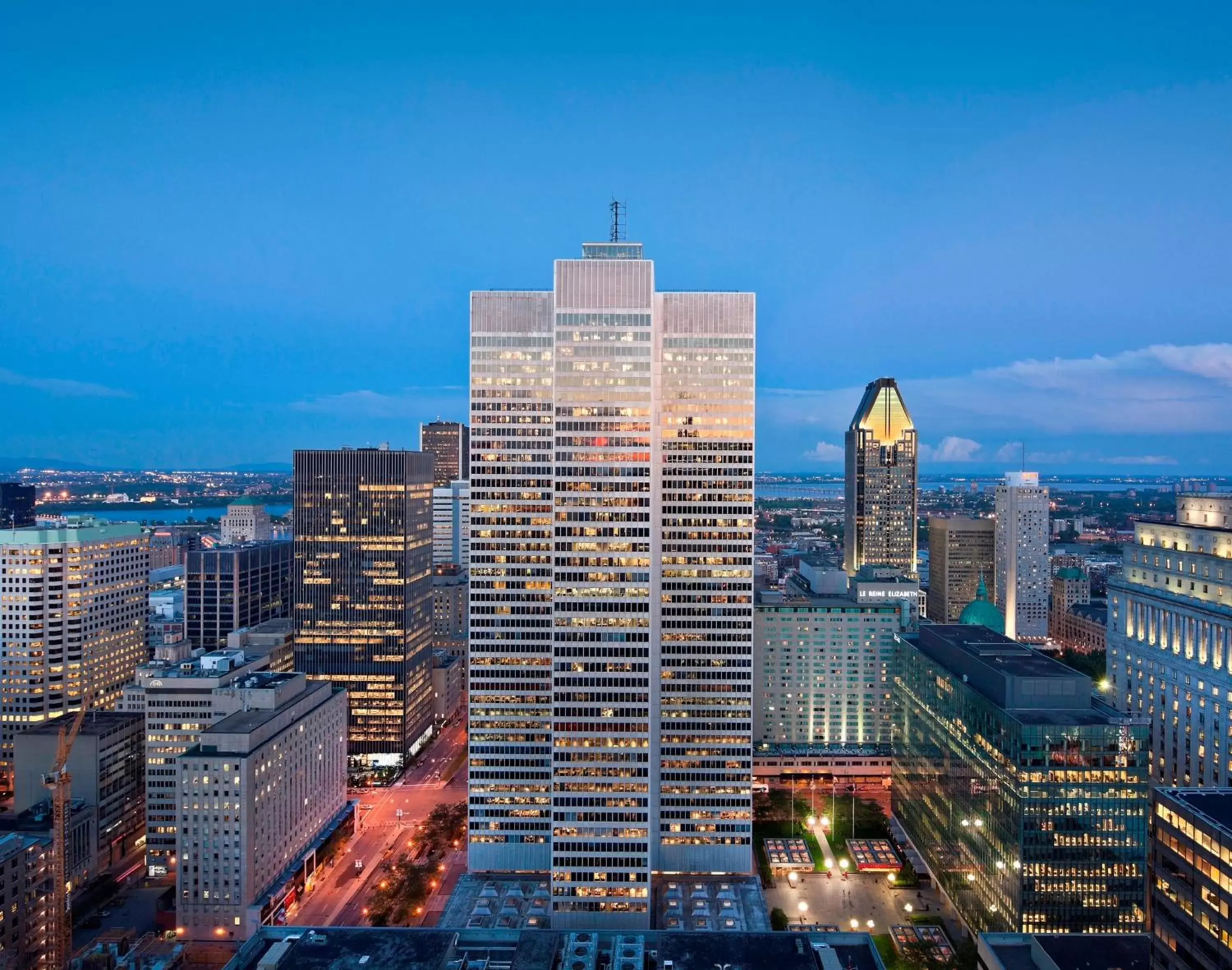 Nearby landmark in Holiday Inn Hotel & Suites - Montreal Centre-ville Ouest, an IHG Hotel