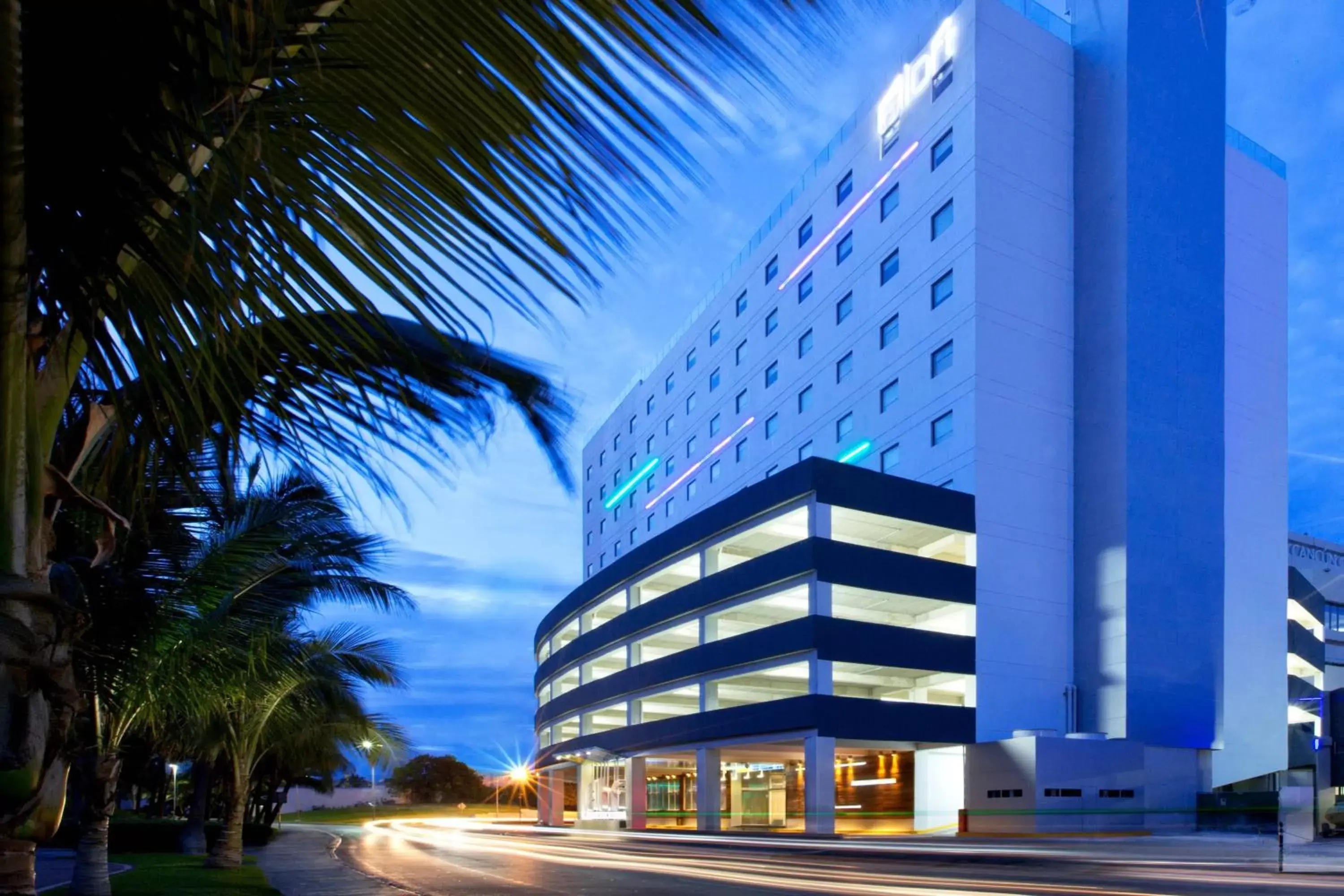 Property Building in Aloft Cancun