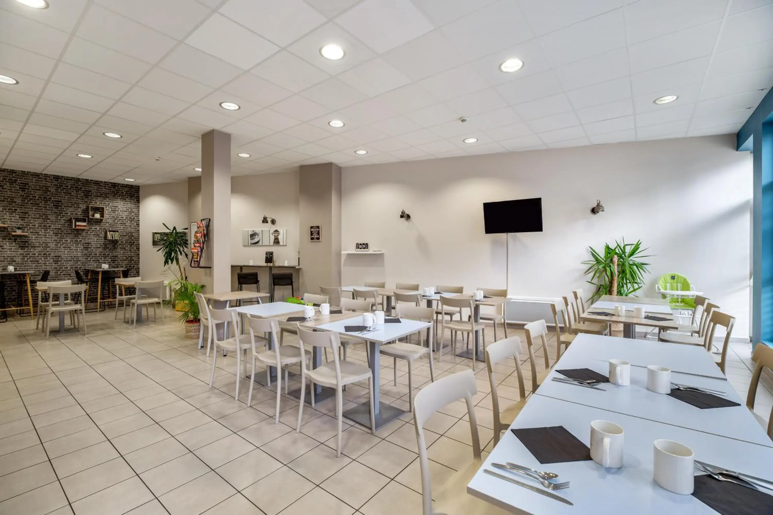 Restaurant/Places to Eat in Appart'City Niort