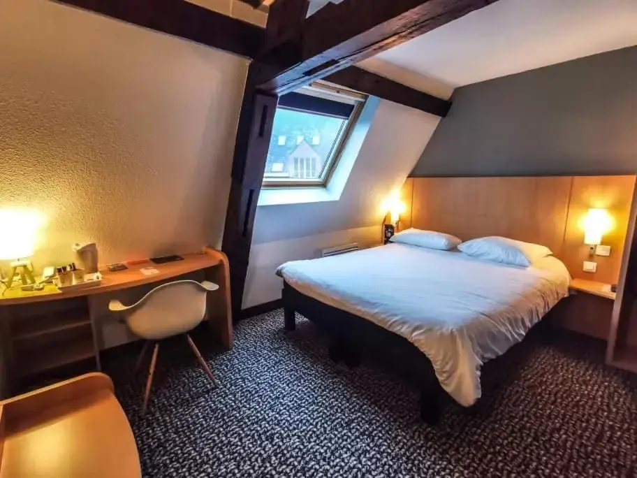 Bedroom, Bed in ibis Douai Centre