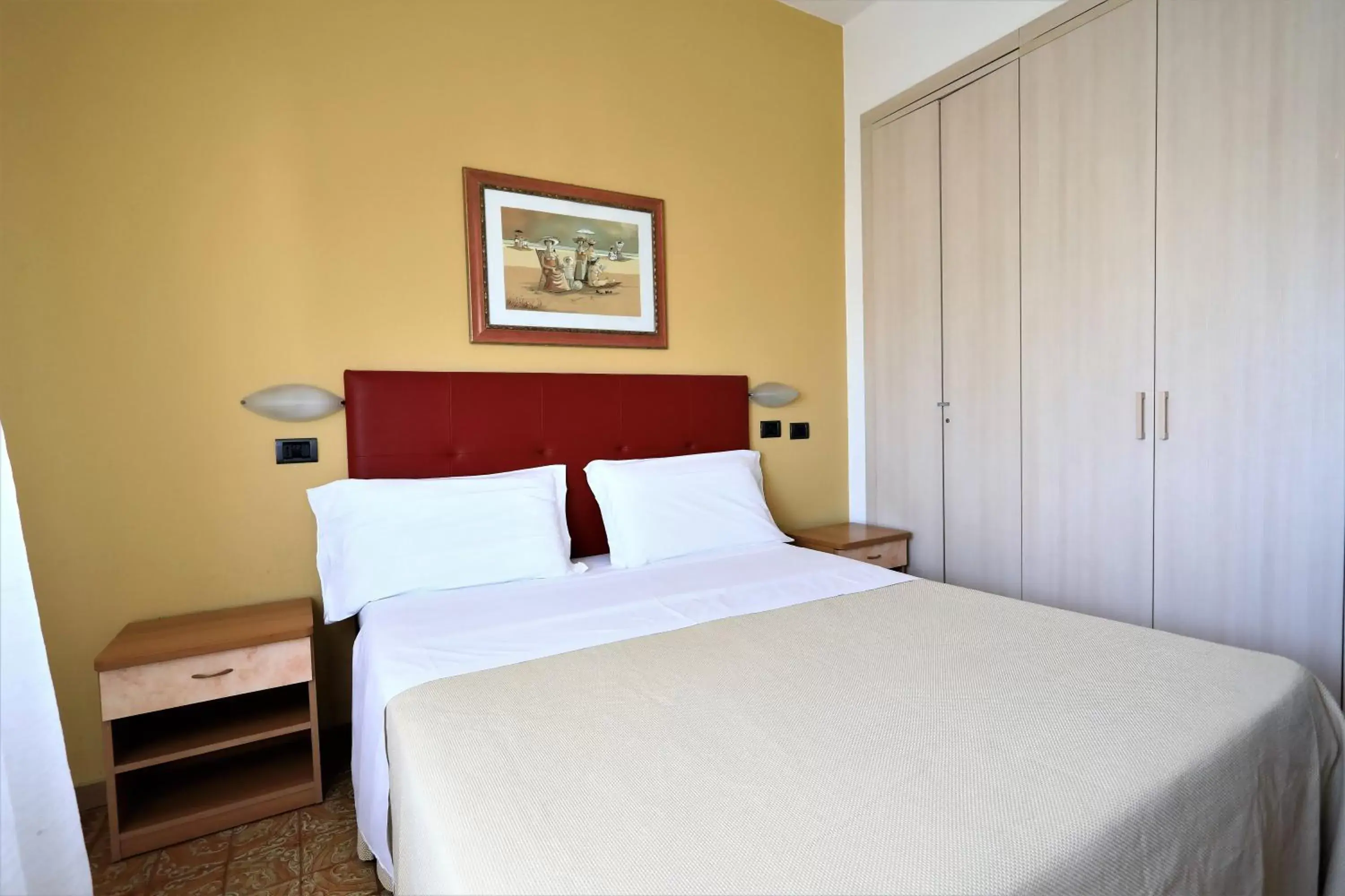 Double Room in Residence & Suites Double Room in Residence & Suites