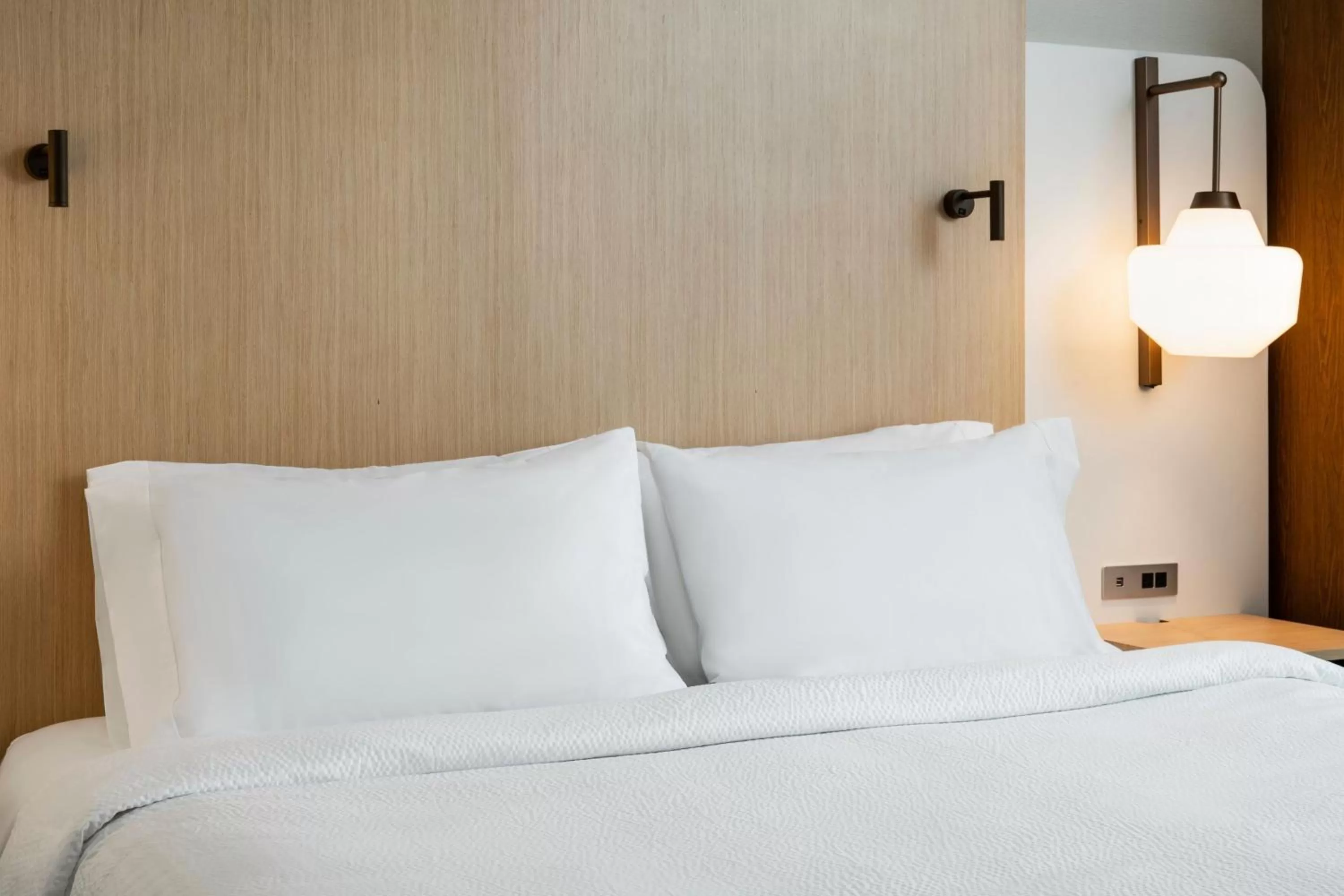 Photo of the whole room, Bed in Fairfield by Marriott Inn & Suites North Bay